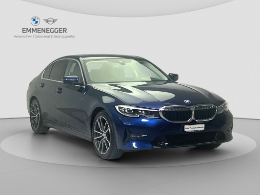 BMW 330e Sport Line-showroom-element-2