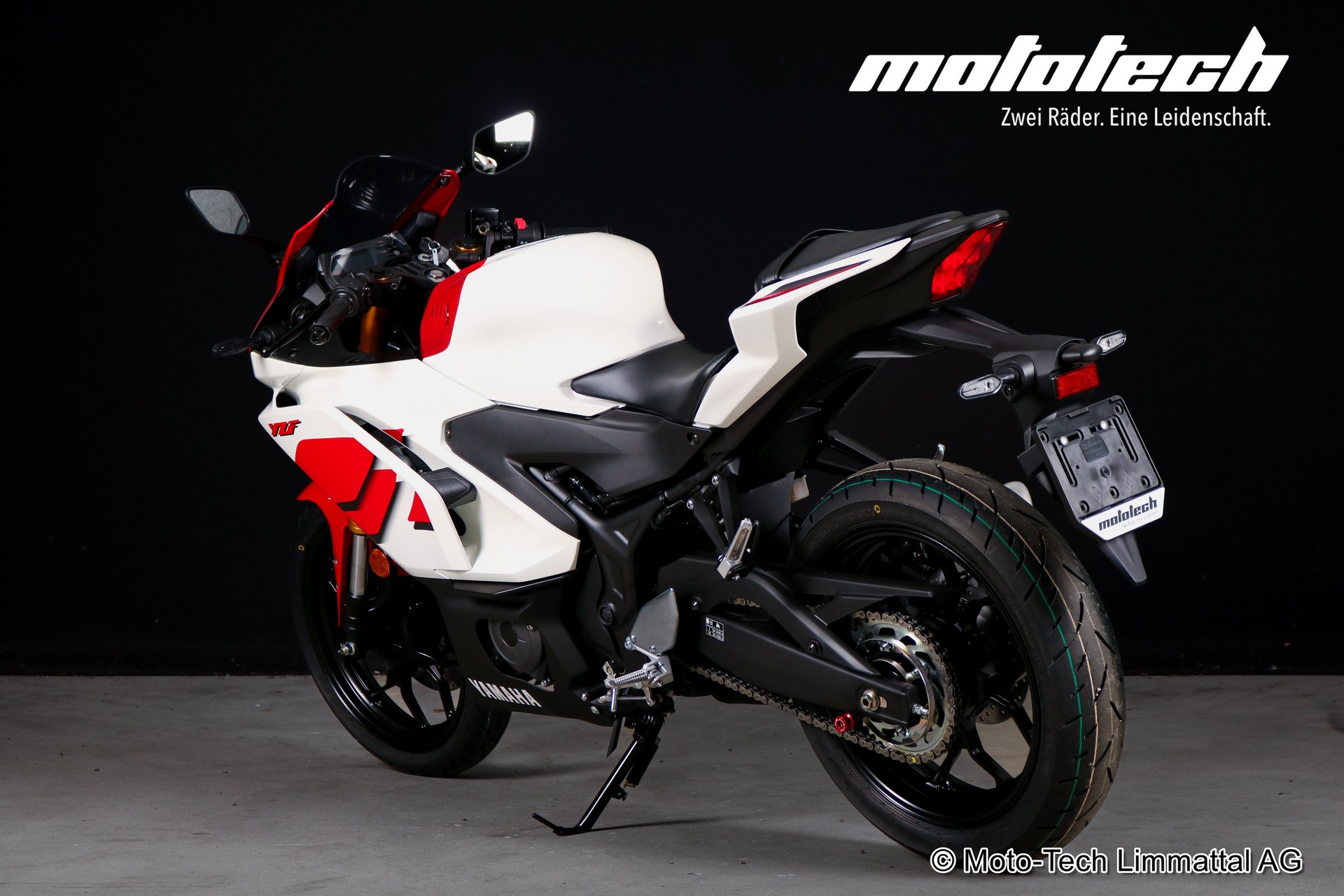 YAMAHA YZF-R3 70th Anniversary-image-3