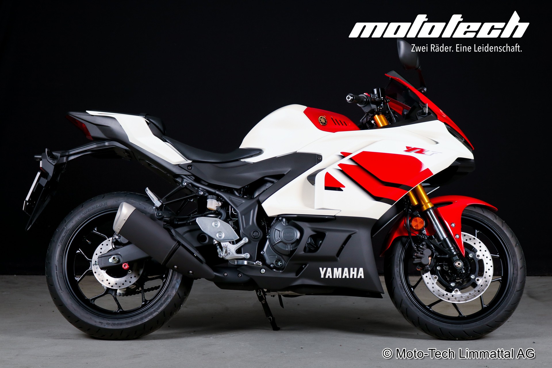 YAMAHA YZF-R3 70th Anniversary-image-1