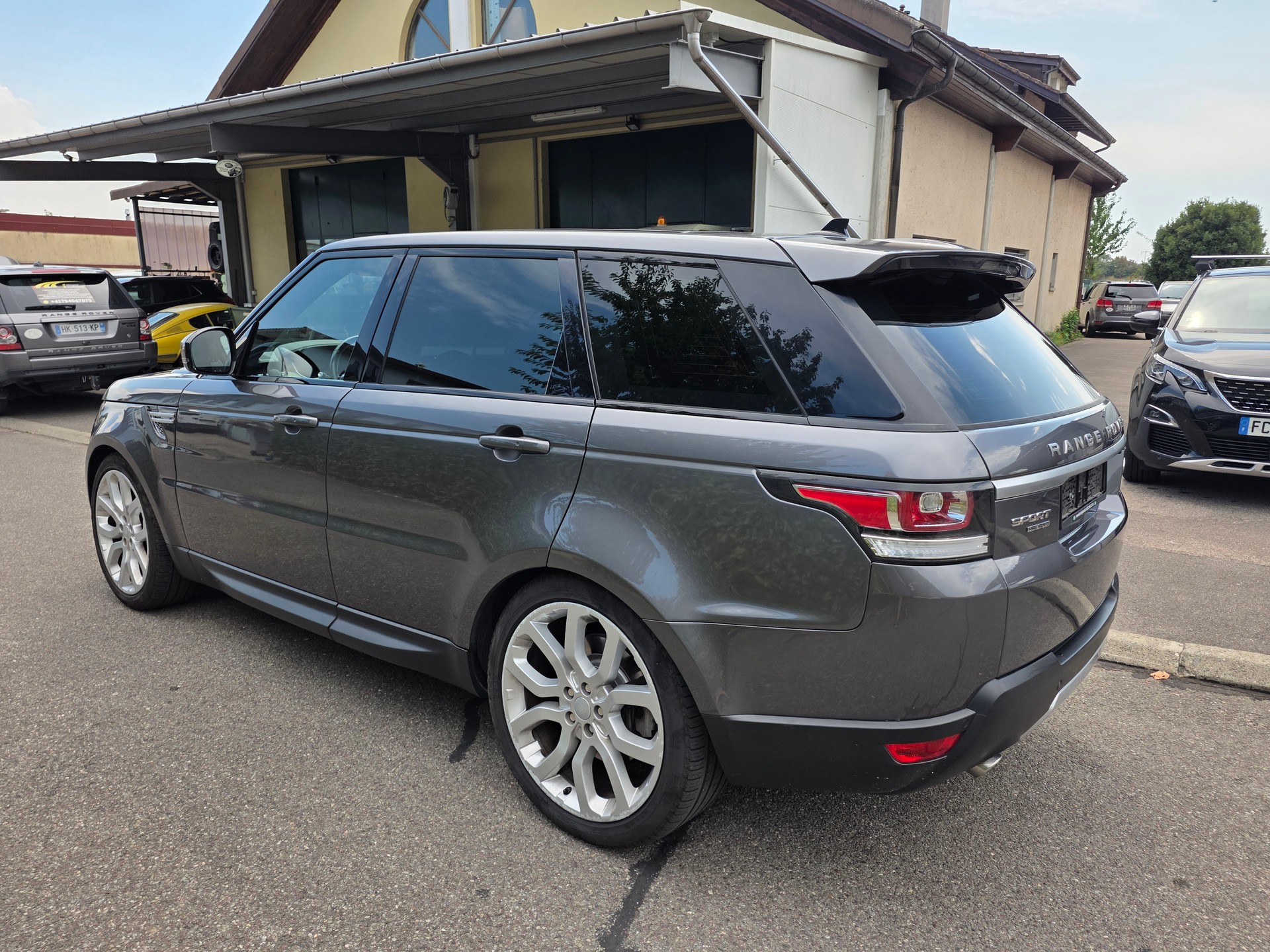 LAND ROVER Range Rover Sport 3.0 SDV6 HSE Automatic-image-5