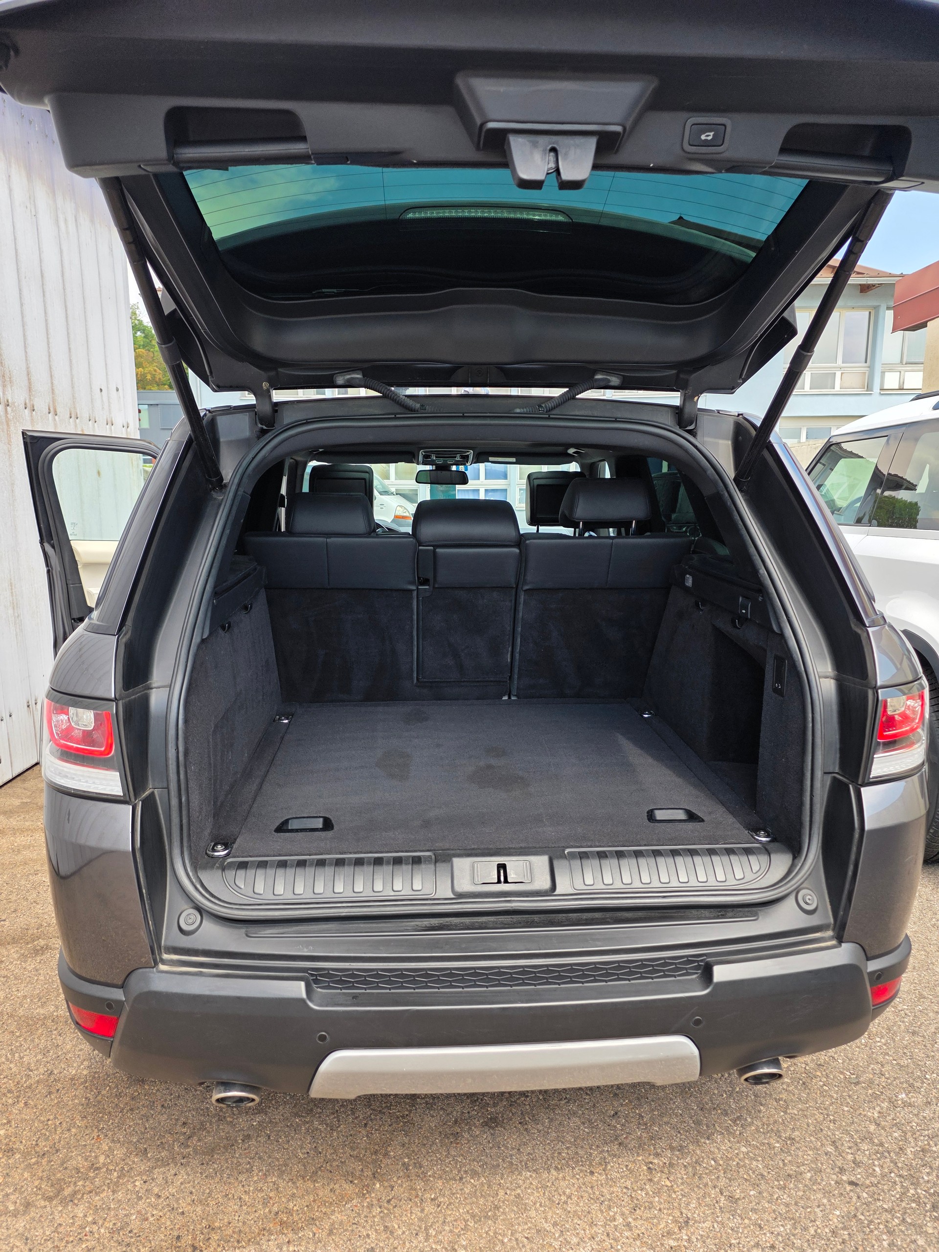 LAND ROVER Range Rover Sport 3.0 SDV6 HSE Automatic-image-14