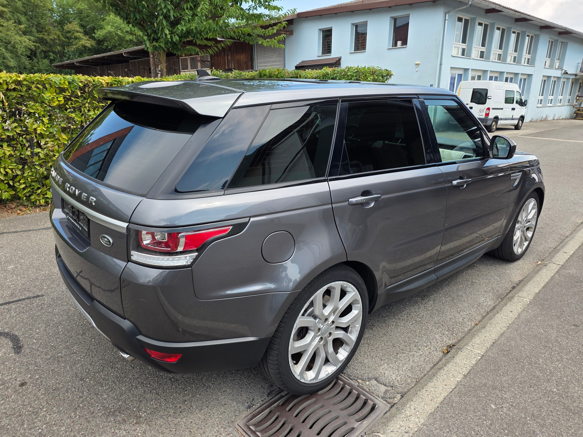 LAND ROVER Range Rover Sport 3.0 SDV6 HSE Automatic-image-3