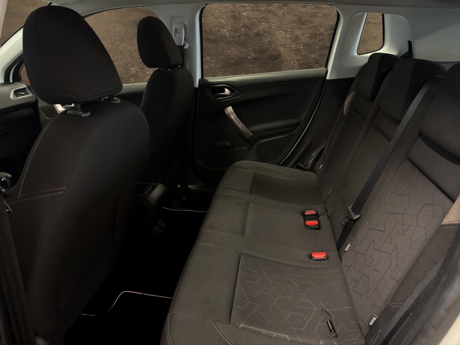 PEUGEOT 2008 1.2 VTI Active-image-13