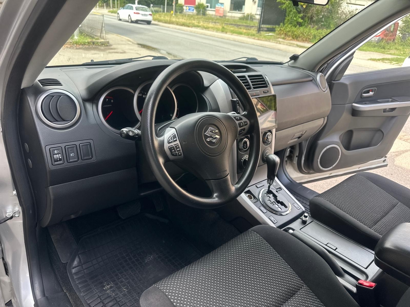 SUZUKI Grand Vitara 2.0 16V Top-image-9