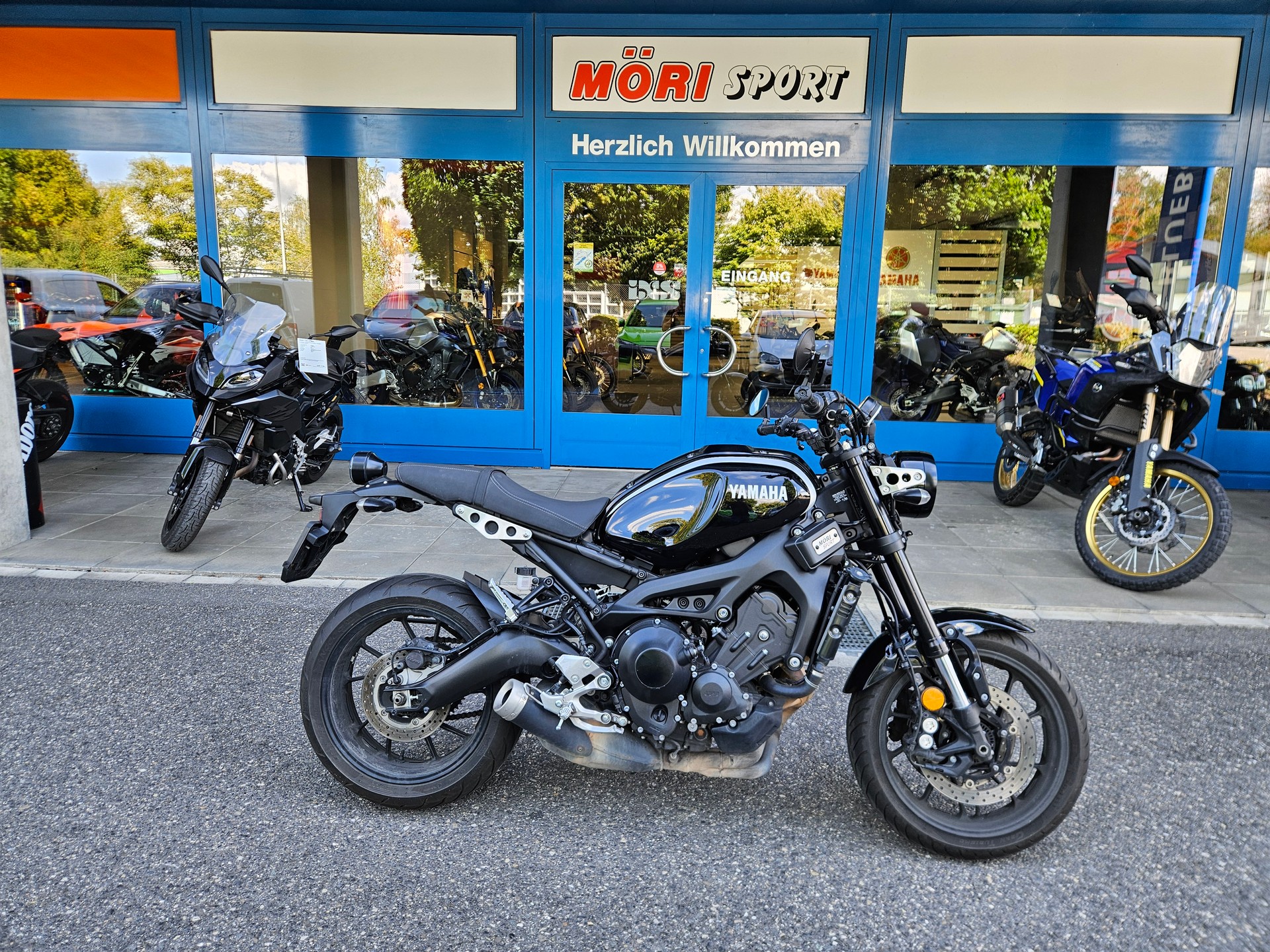 YAMAHA XSR 900-image-0