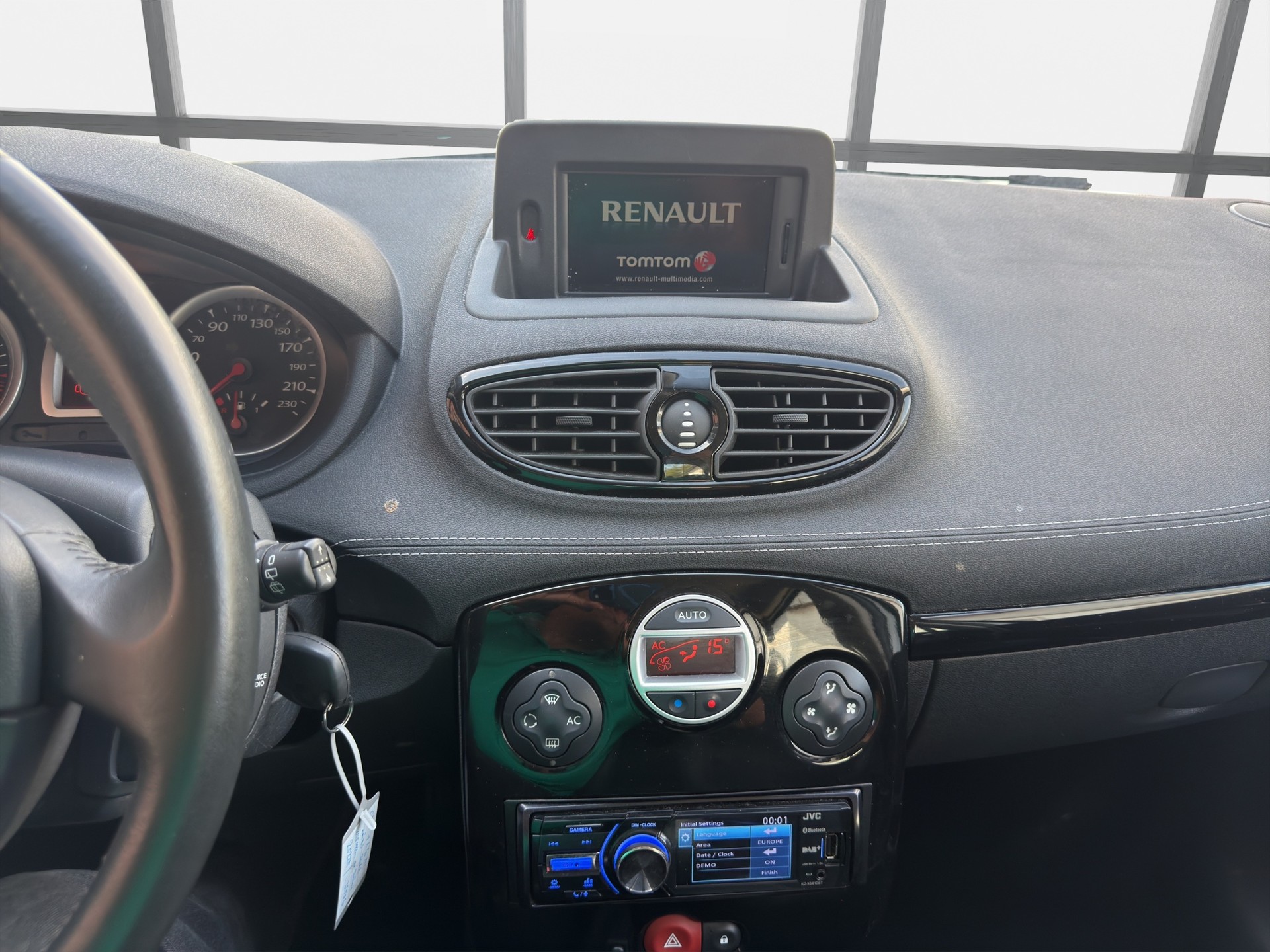 RENAULT Clio 1.6 16V 20th Edition Automatic-image-14