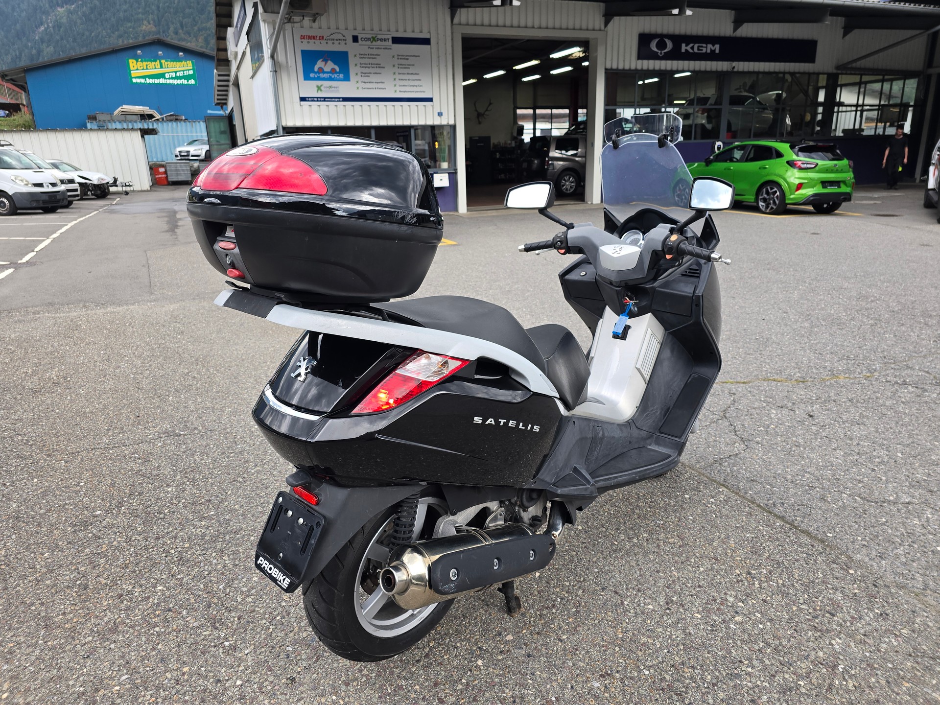 PEUGEOT Satelis 400 Premium-image-2