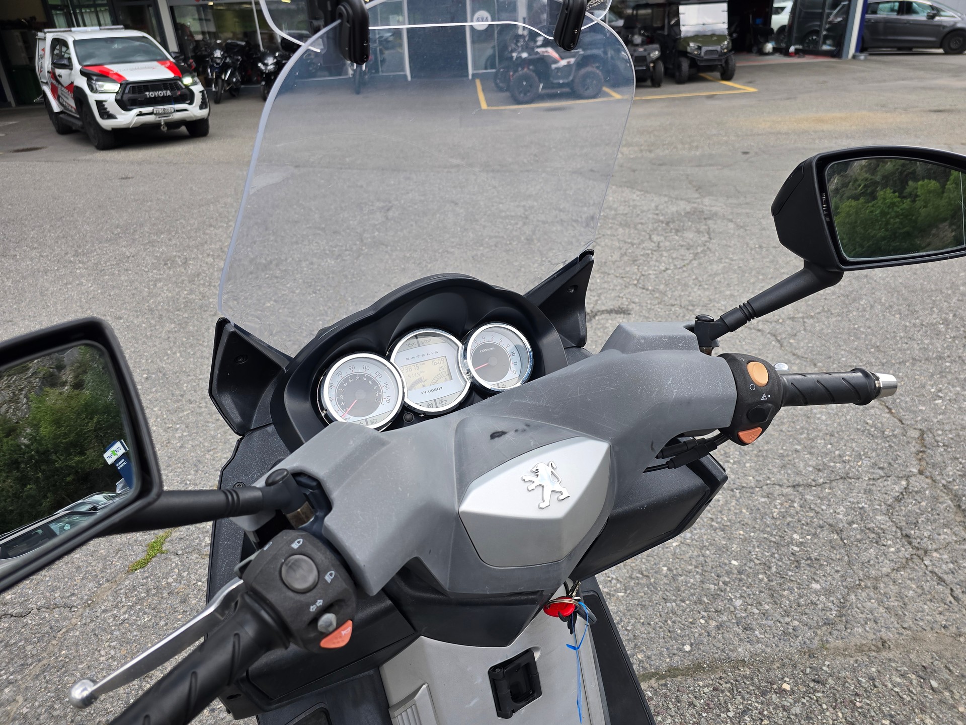PEUGEOT Satelis 400 Premium-image-5