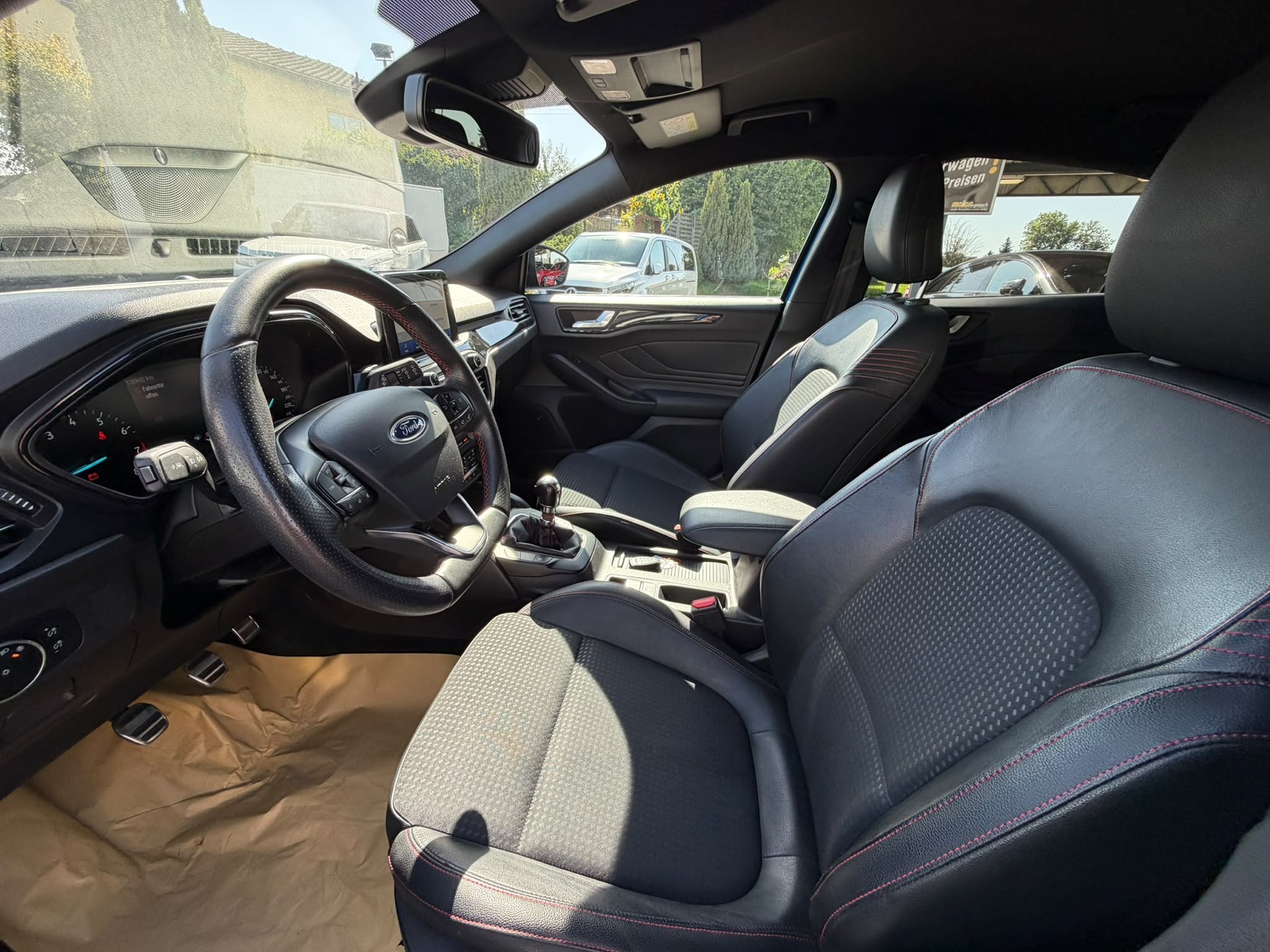 FORD Focus 1.0 SCTi ST Line-image-9