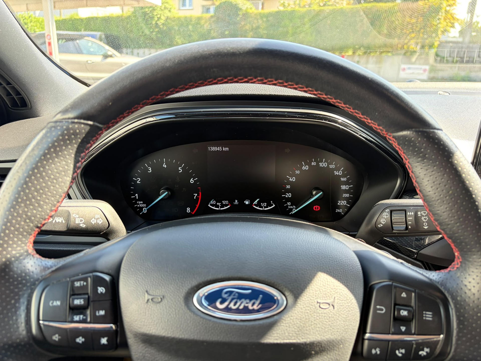 FORD Focus 1.0 SCTi ST Line-image-14