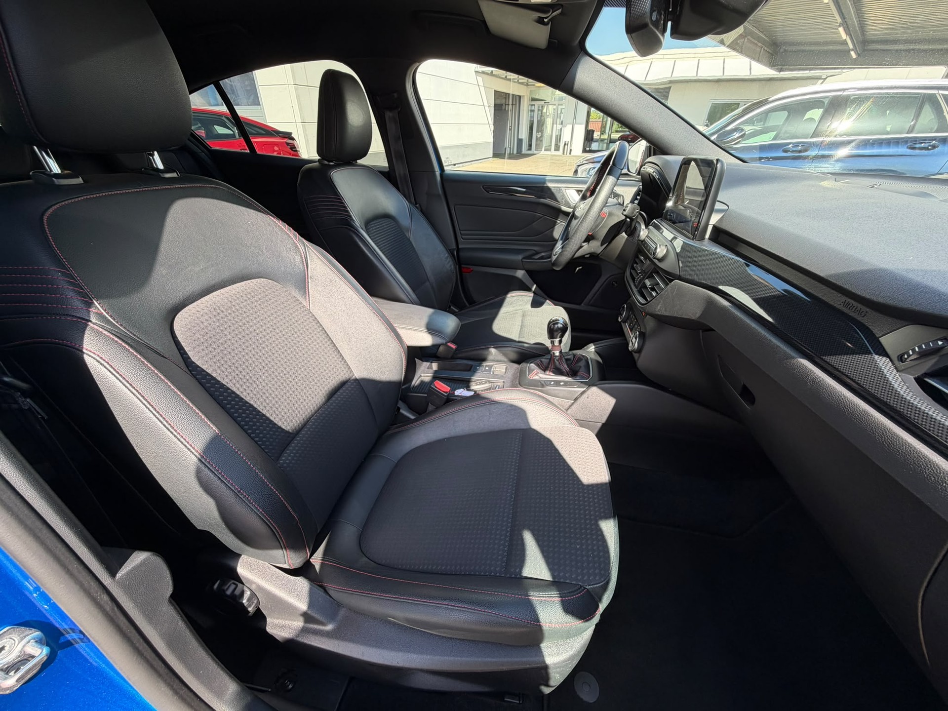 FORD Focus 1.0 SCTi ST Line-image-11