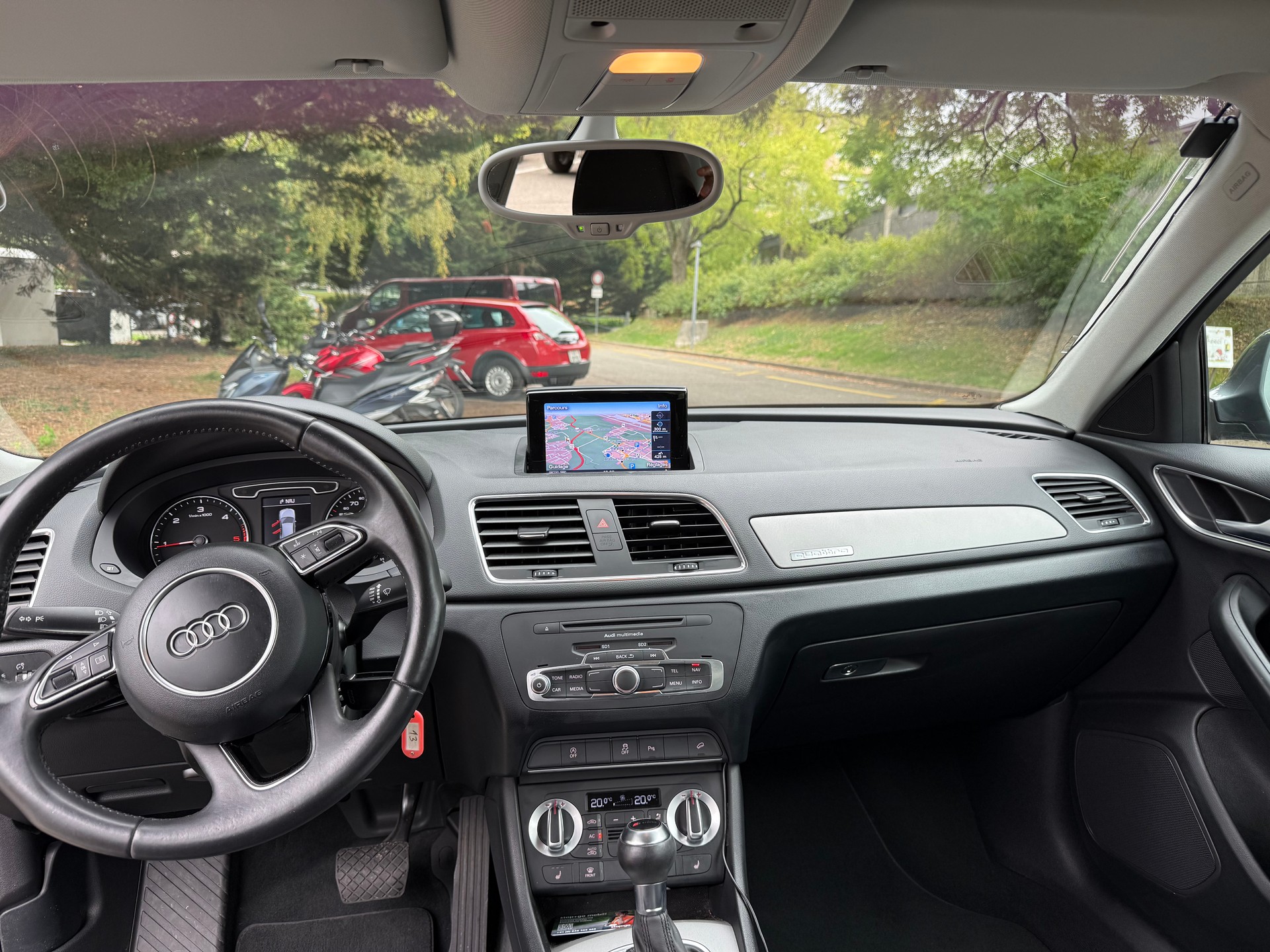 AUDI Q3 2.0 TDI quattro S-tronic-image-13