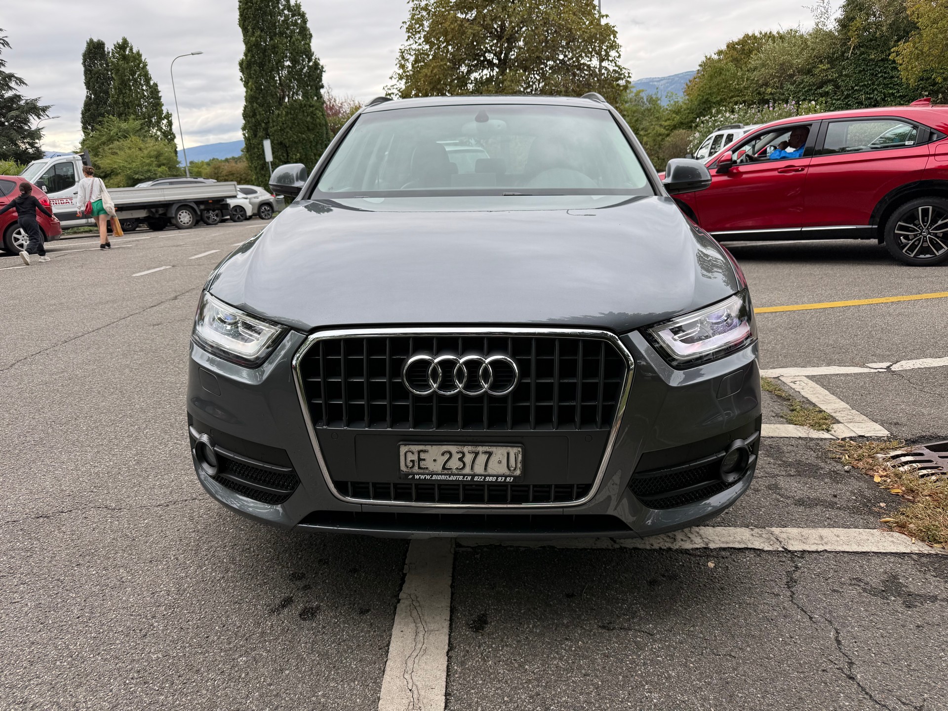 AUDI Q3 2.0 TDI quattro S-tronic-showroom-element-1
