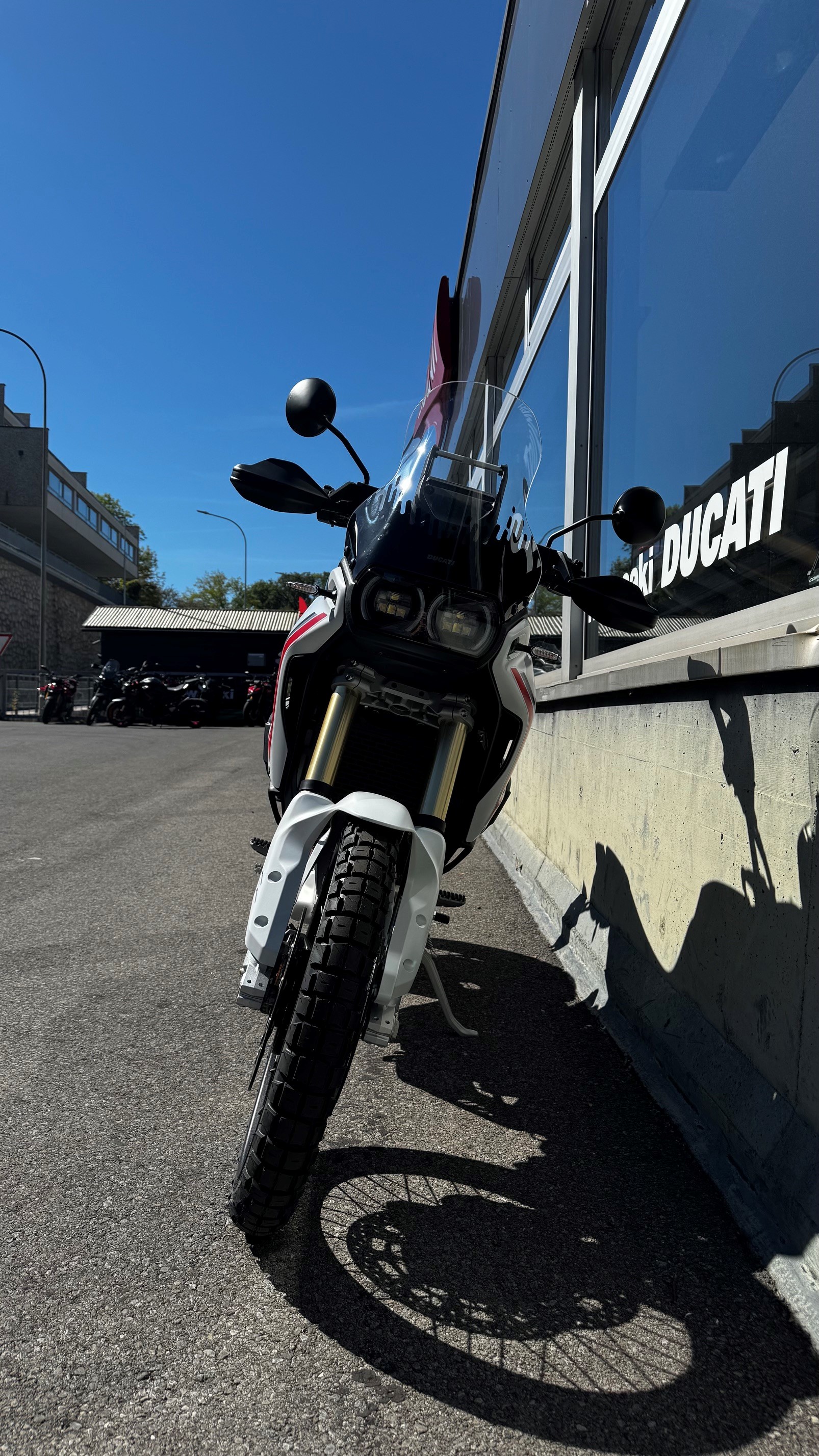 DUCATI Desert X-image-2