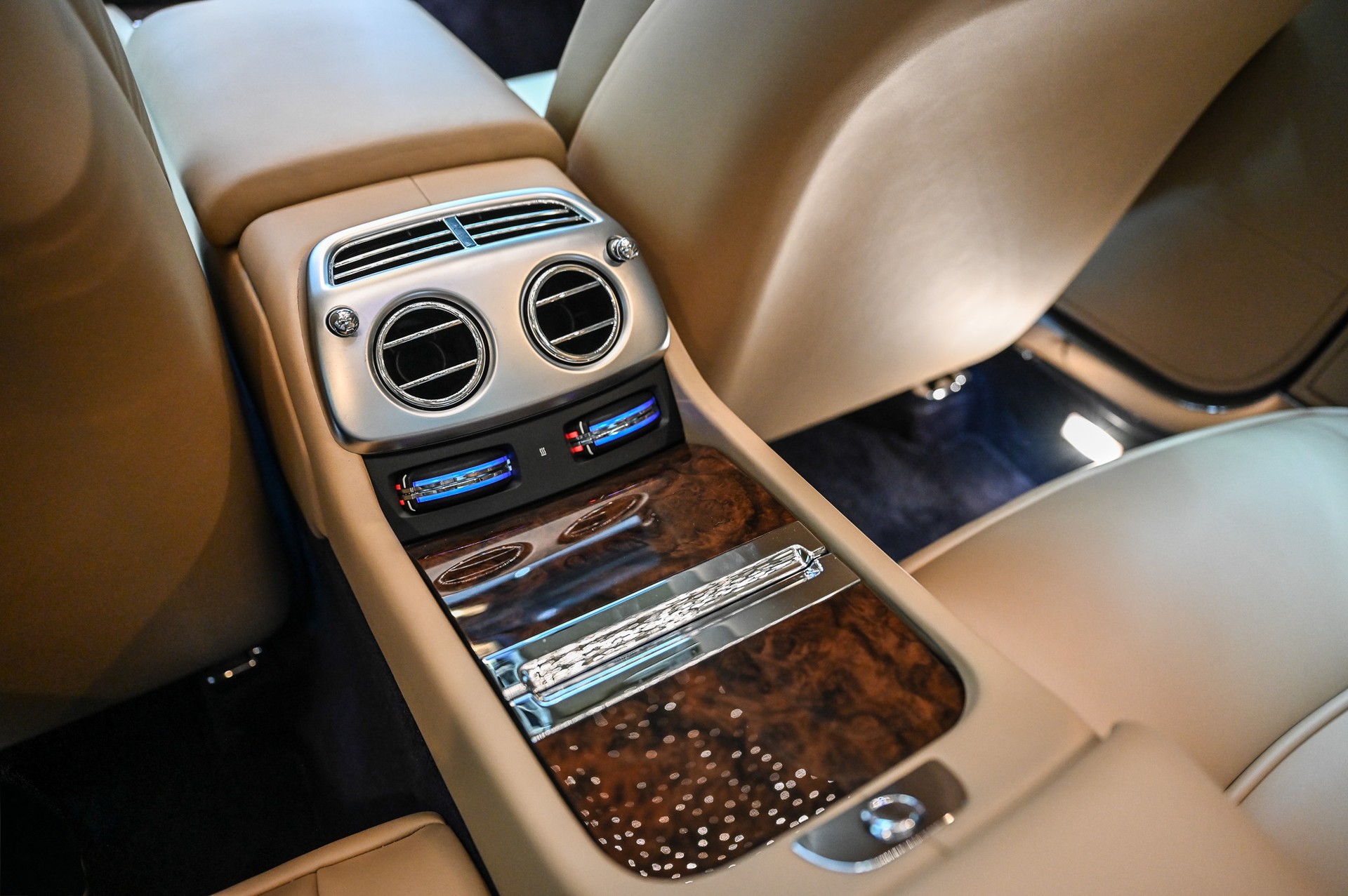 ROLLS-ROYCE Wraith 6.6 V12-image-29