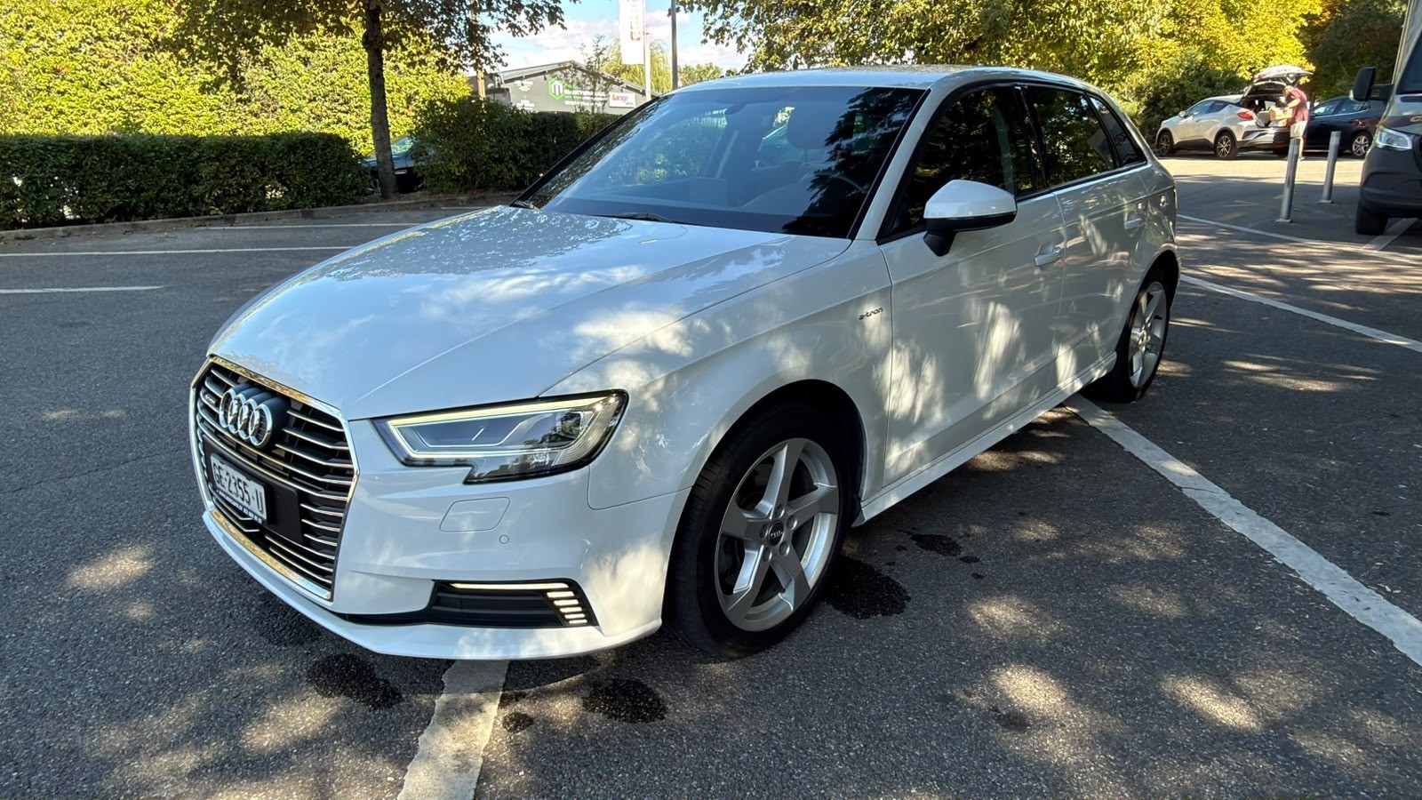 AUDI A3 Sportback 1.4 e-tron Sport S-tronic-showroom-element-1