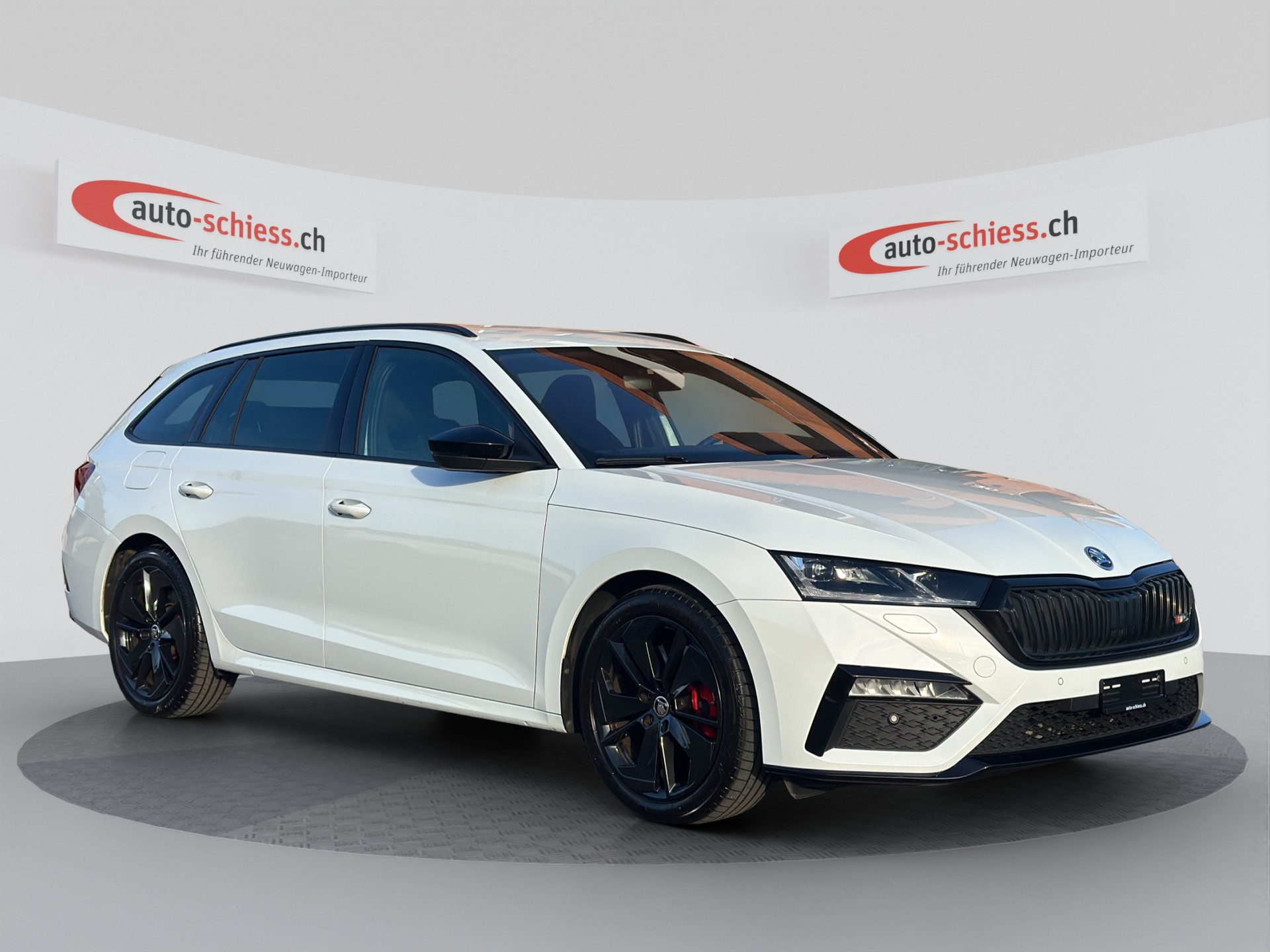 SKODA Octavia Combi 2.0 TSI DSG RS