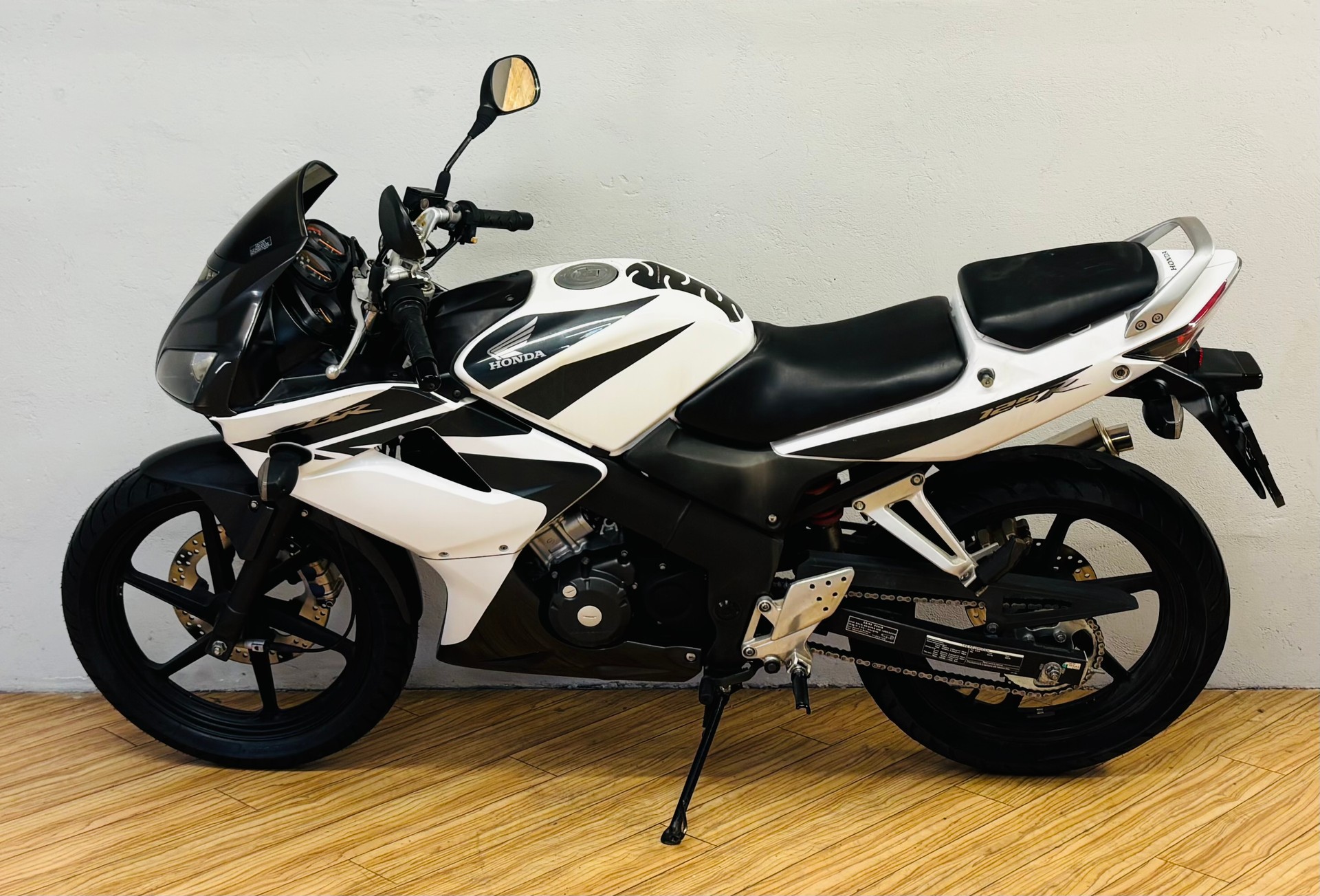 HONDA CBR 125 R-image-5