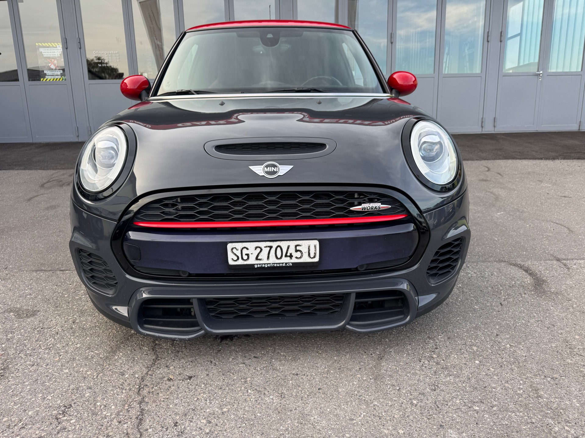 MINI Cooper John Cooper Works Steptronic-showroom-element-2
