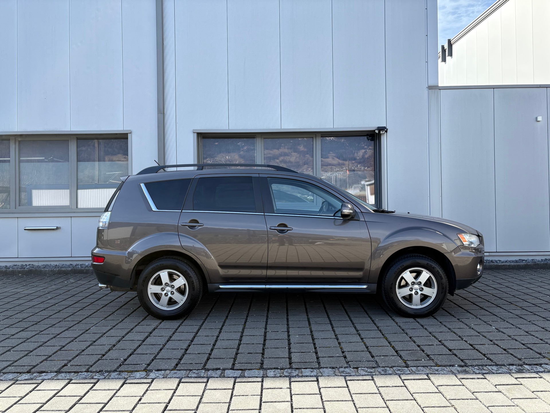 MITSUBISHI Outlander 2.2 DID Jubilé35 4WD TC-SST-image-11