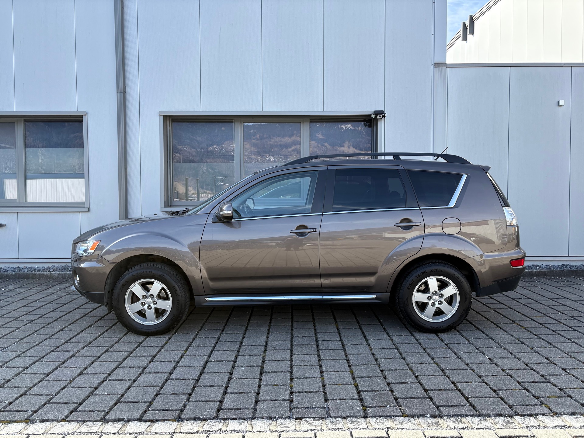 MITSUBISHI Outlander 2.2 DID Jubilé35 4WD TC-SST-image-10