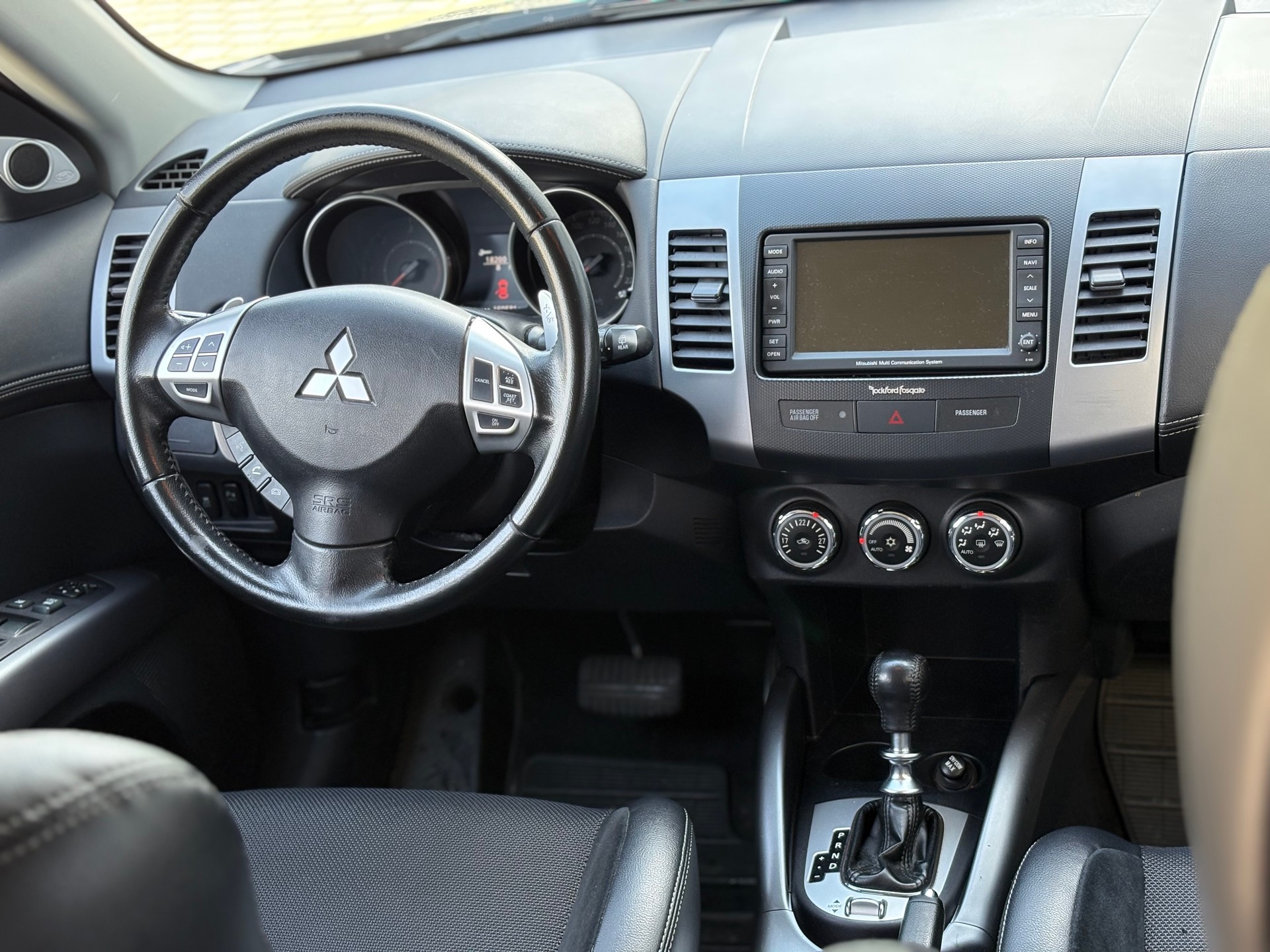 MITSUBISHI Outlander 2.2 DID Jubilé35 4WD TC-SST-image-12