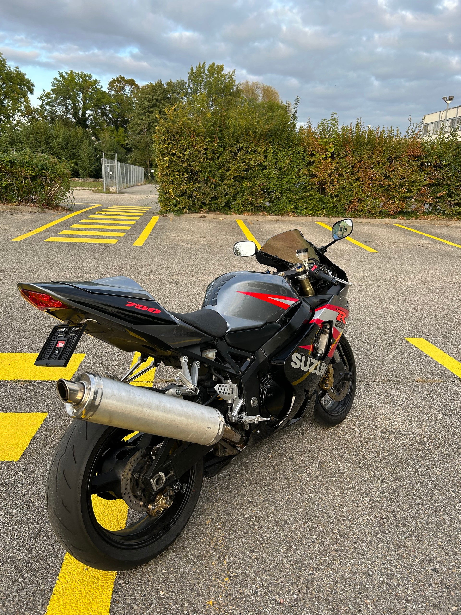 SUZUKI GSX-R 750 K4/K5-image-4