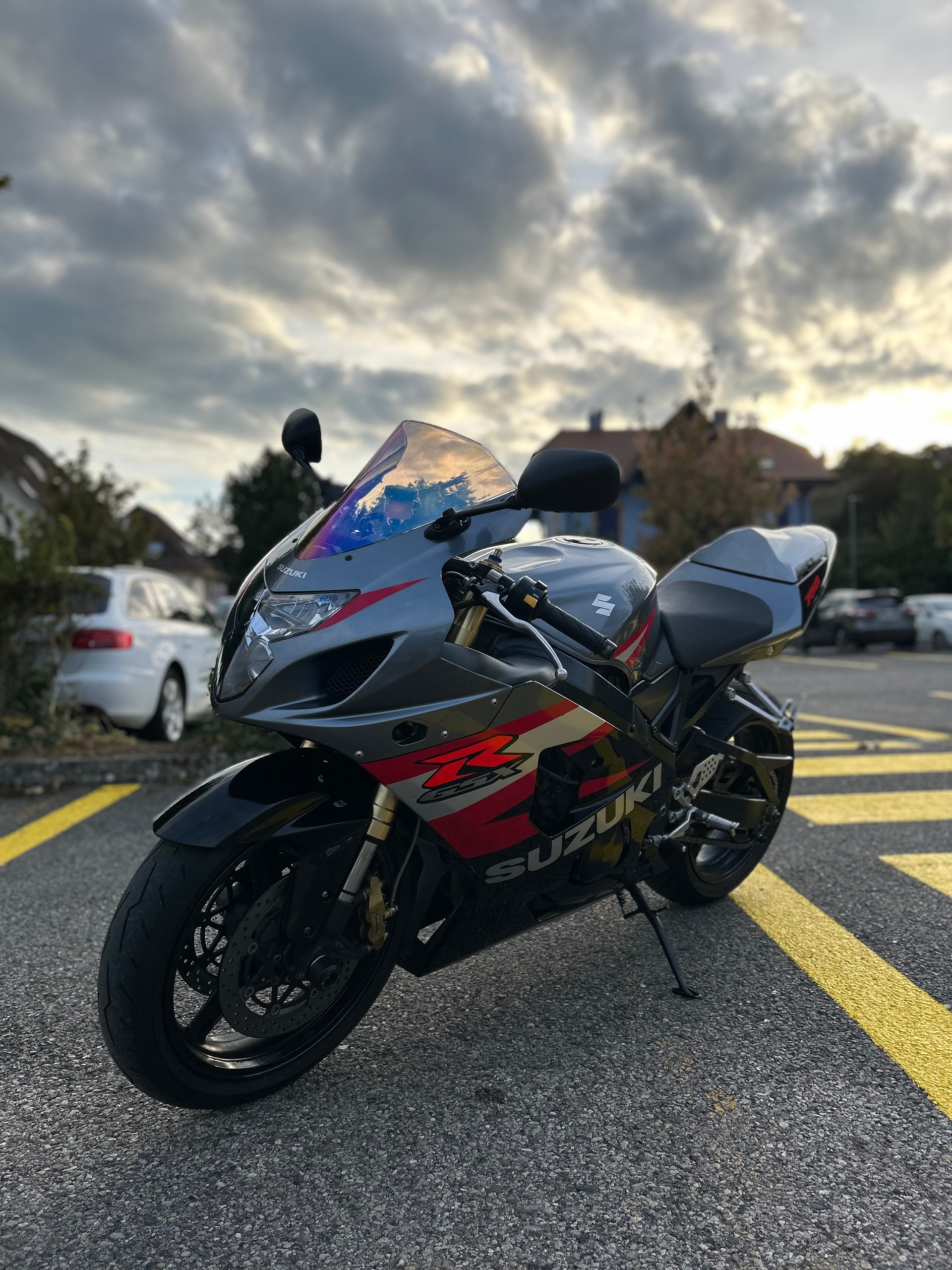 SUZUKI GSX-R 750 K4/K5-image-1