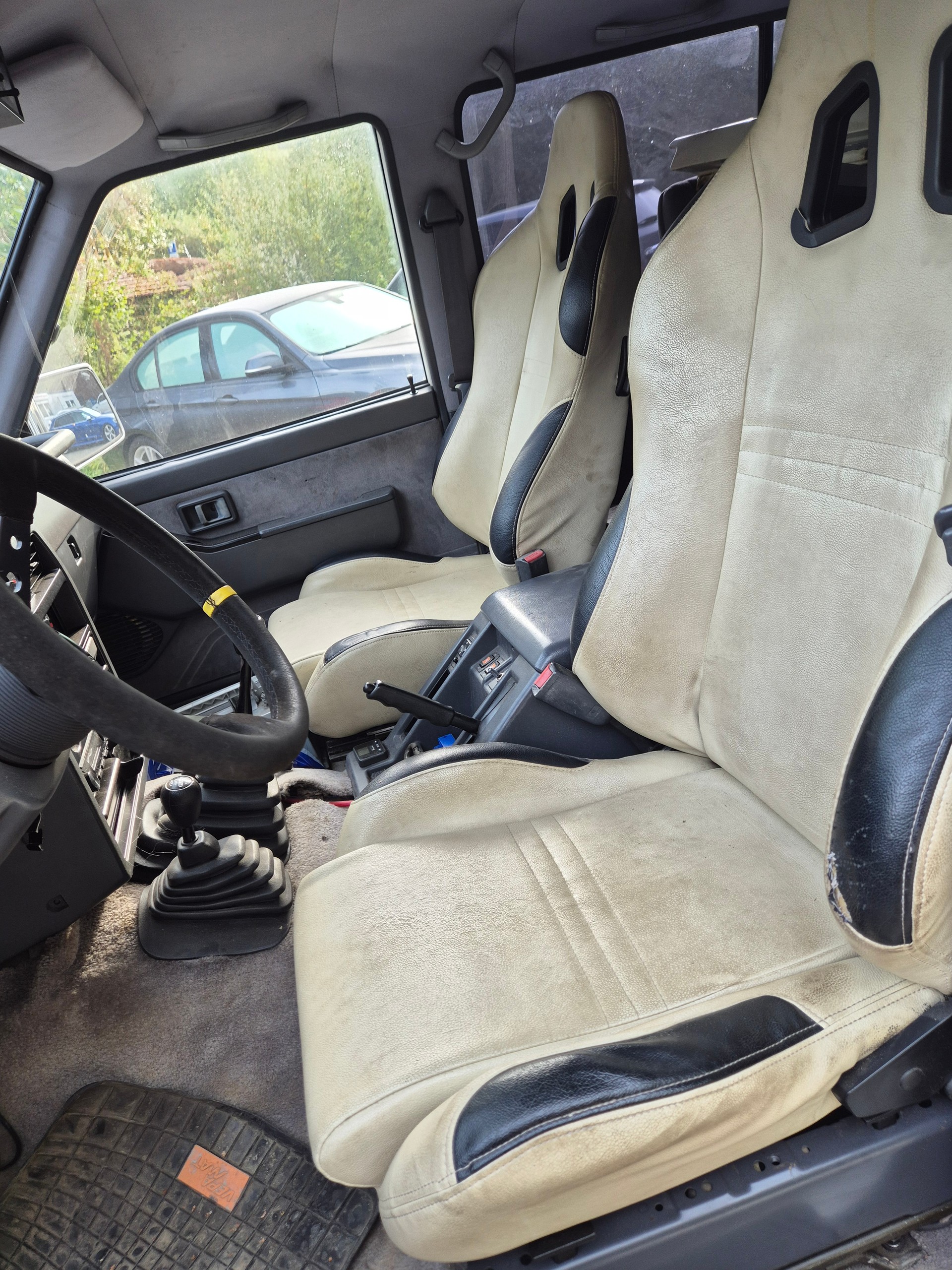 NISSAN Patrol 2.8 D LX Wagon-showroom-element-3