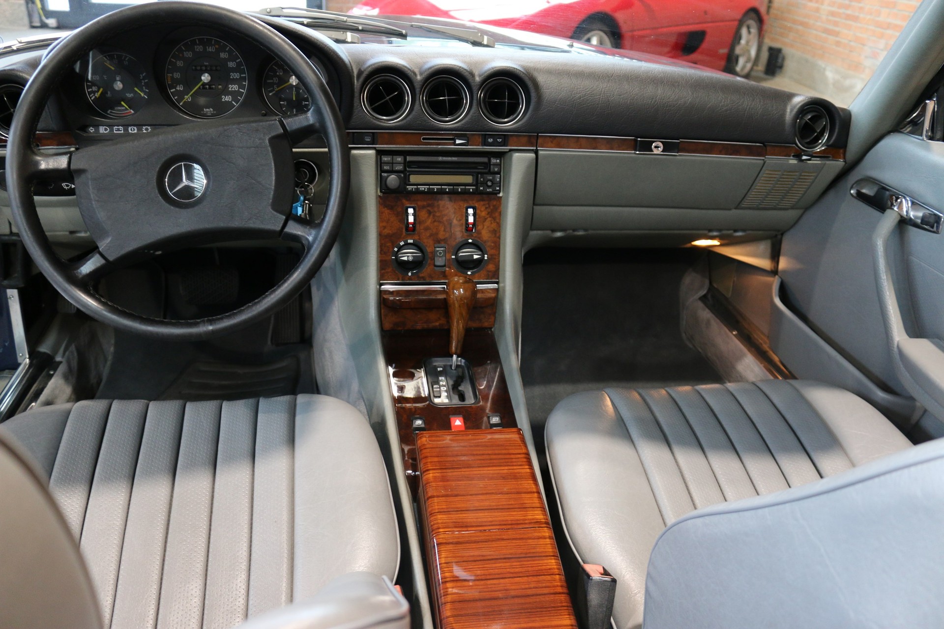 MERCEDES-BENZ SL 300-image-10