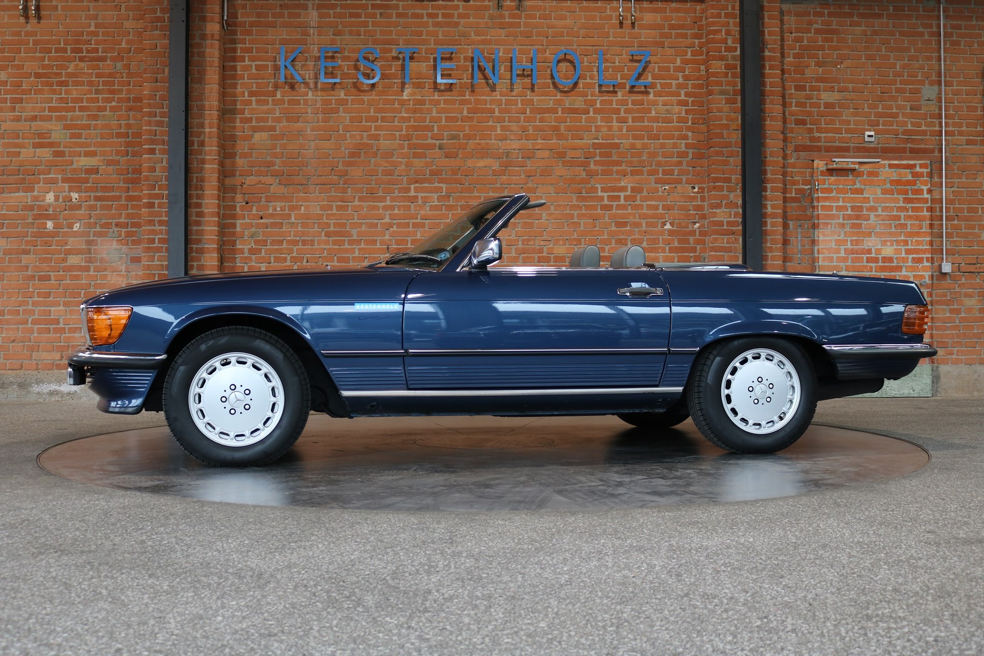 MERCEDES-BENZ SL 300-image-5