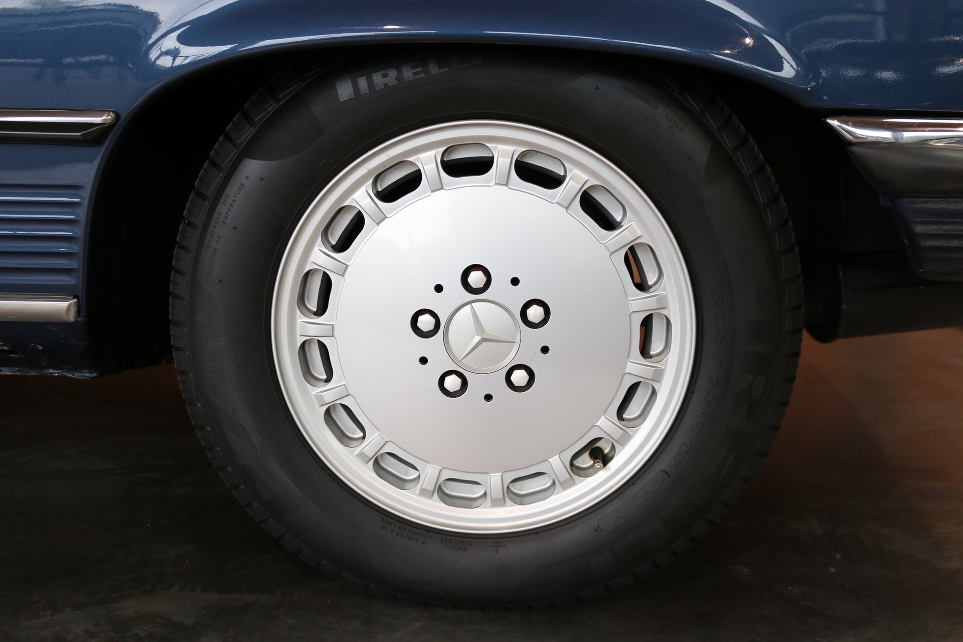 MERCEDES-BENZ SL 300-image-8
