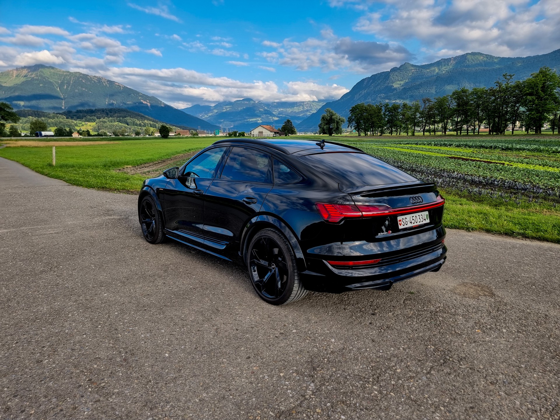 AUDI e-tron S Sportback quattro (Audi SQ8) Black Edition 503 PS-image-5