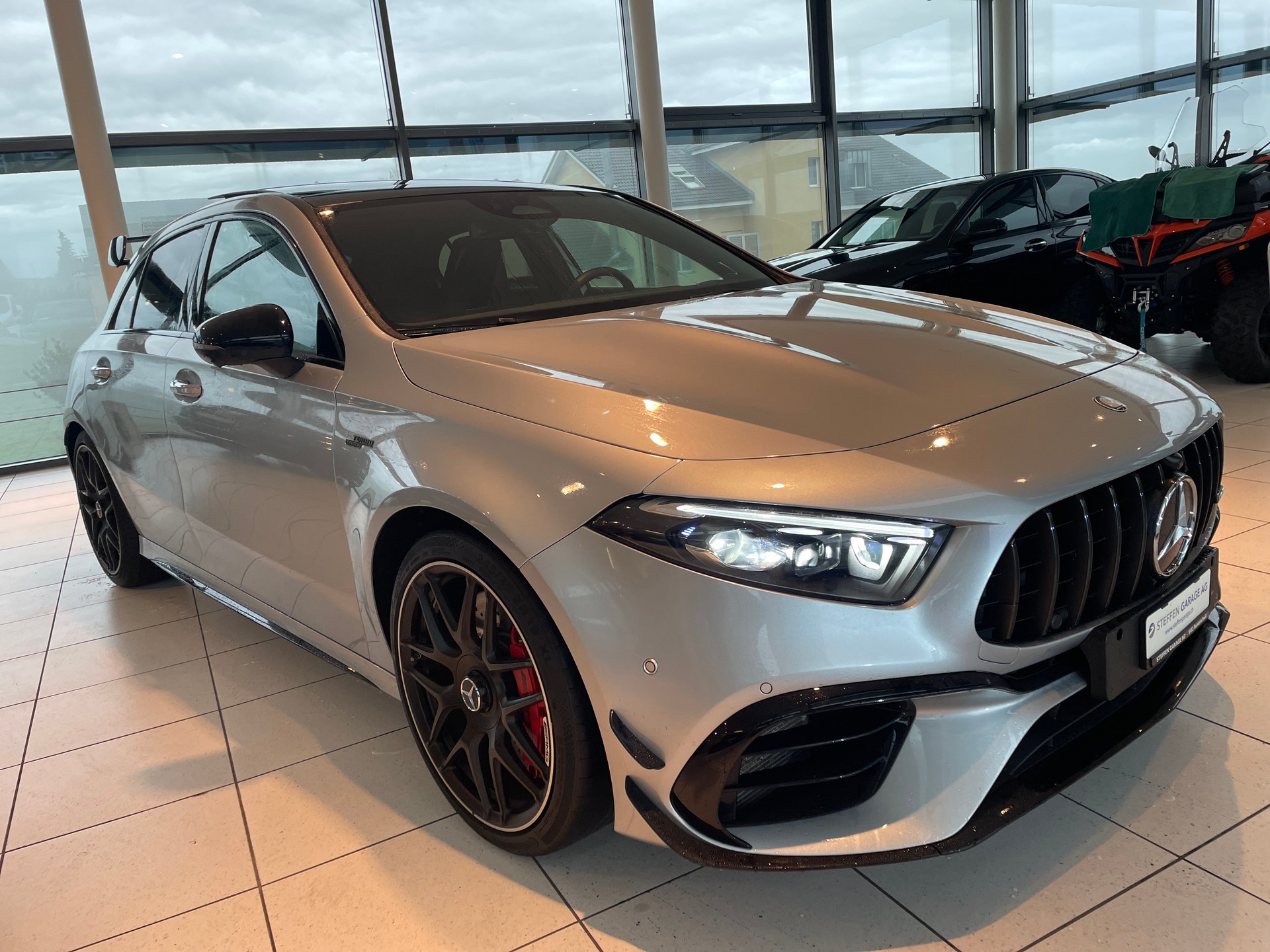 MERCEDES-BENZ A AMG 45 S 4Matic 8G-DCT-showroom-element-3