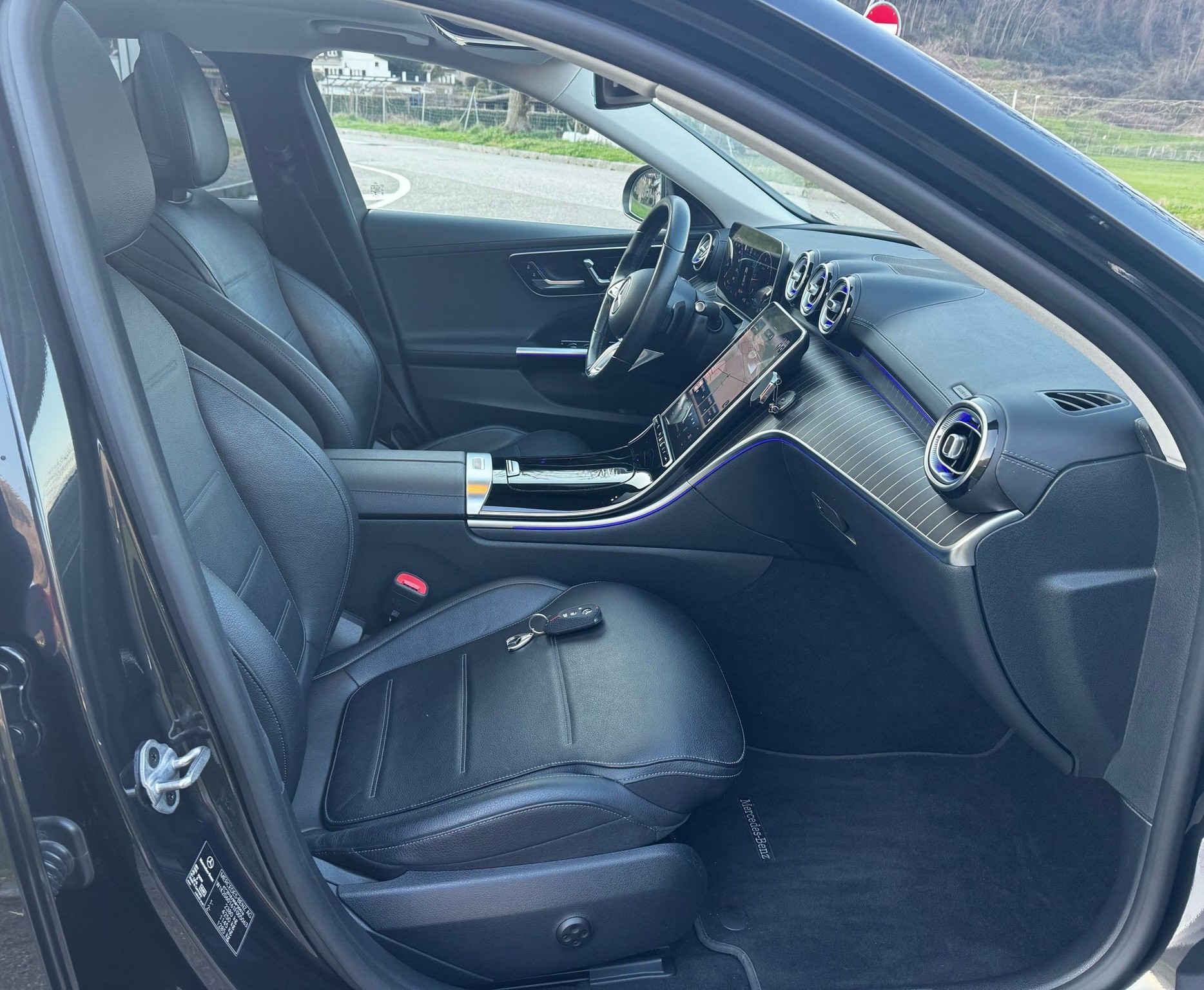 MERCEDES-BENZ C 220 d AMG Line-image-7