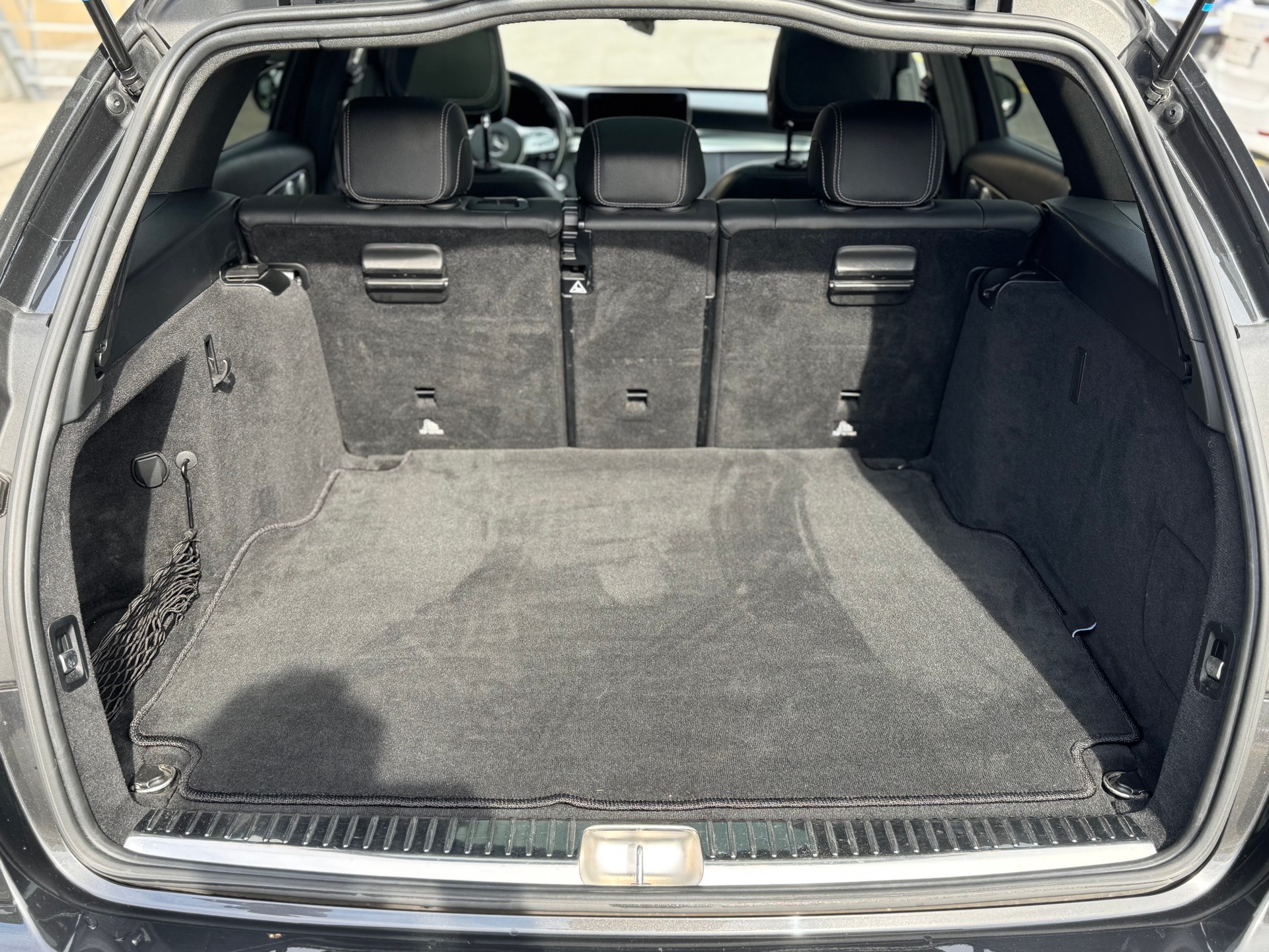 MERCEDES-BENZ C 220 d Swiss Star AMG Line 4M 9G-Tronic-image-15