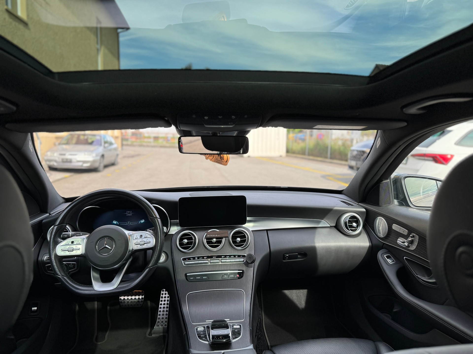 MERCEDES-BENZ C 220 d Swiss Star AMG Line 4M 9G-Tronic-image-10