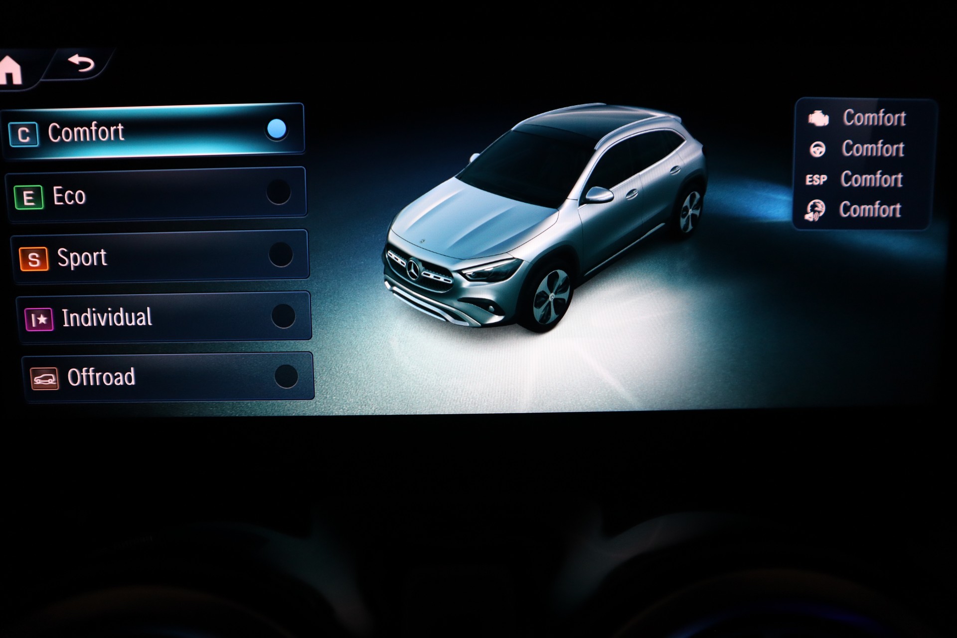 MERCEDES-BENZ GLA 220 d AMG Line 4Matic 8G-DCT-image-25