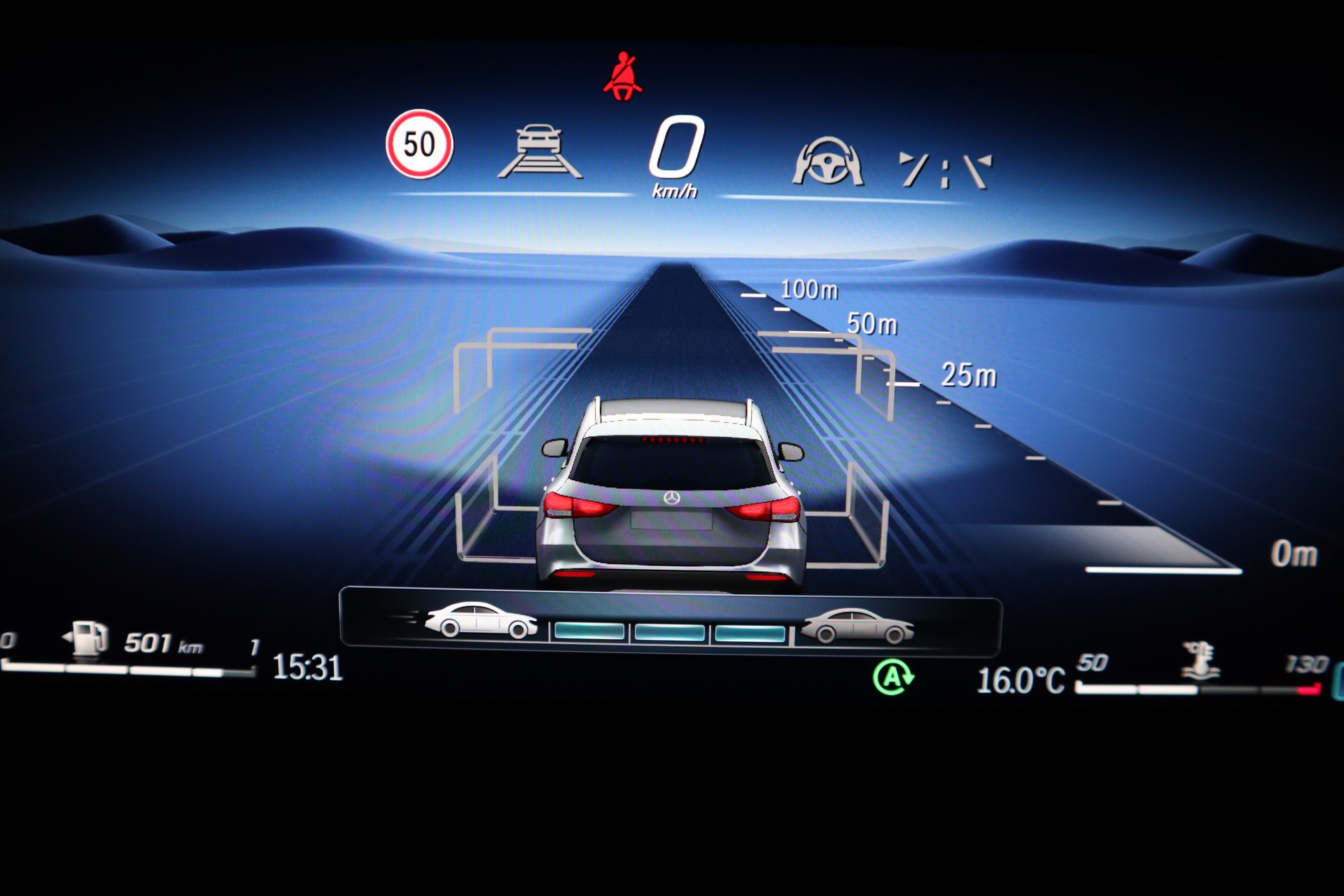 MERCEDES-BENZ GLA 220 d AMG Line 4Matic 8G-DCT-image-11