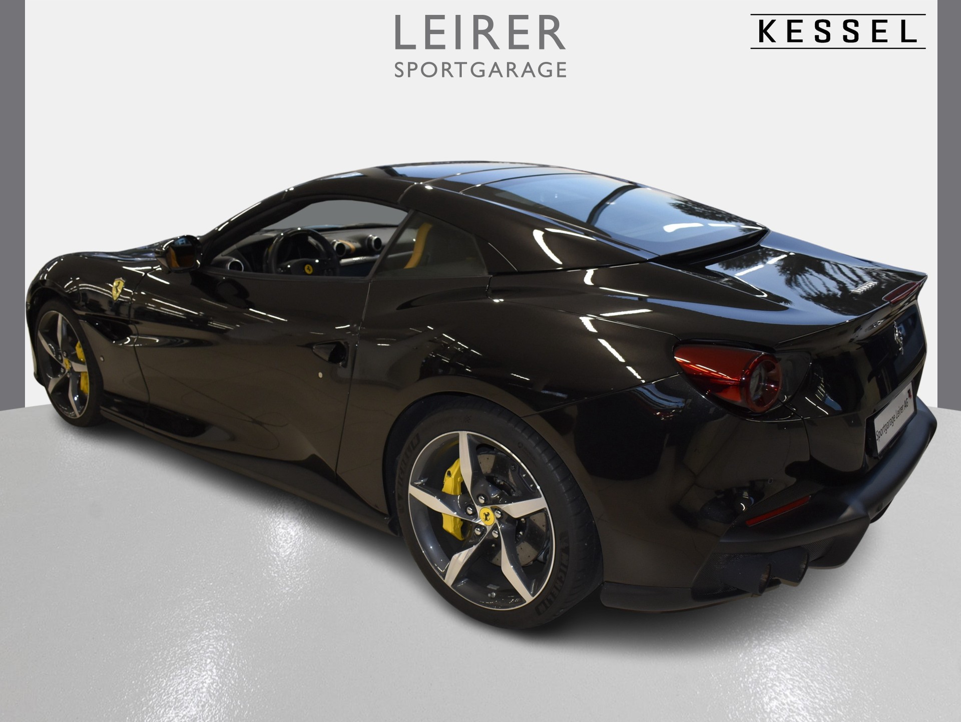 FERRARI Portofino M-showroom-element-2