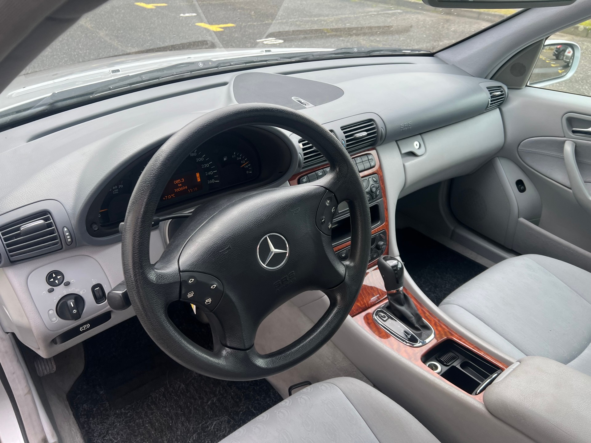 MERCEDES-BENZ C 200 kompressor-image-10