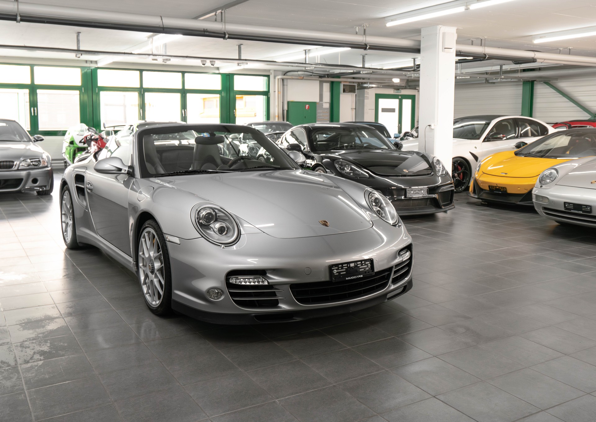 PORSCHE 911 Cabrio Turbo S PDK-showroom-element-2