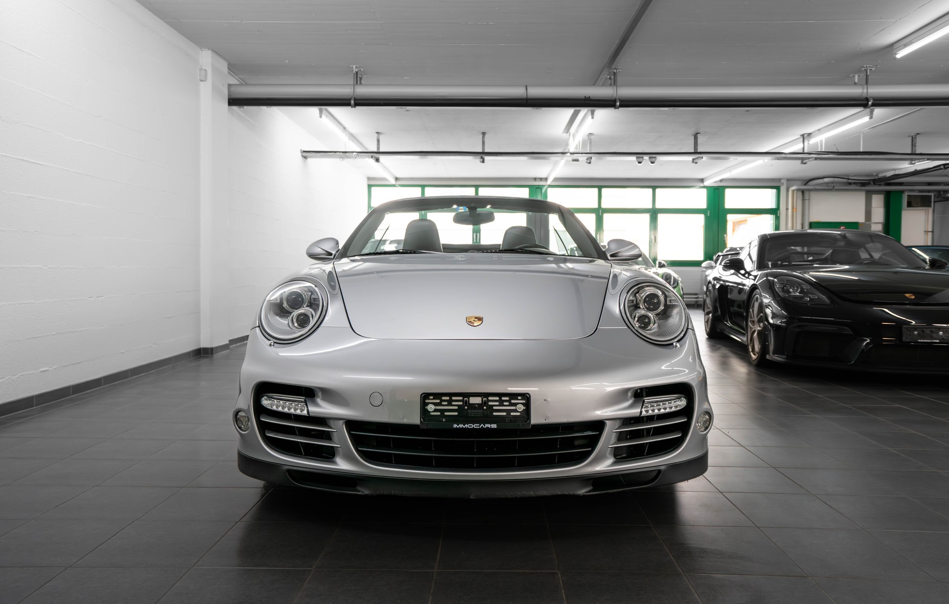 PORSCHE 911 Cabrio Turbo S PDK-showroom-element-1