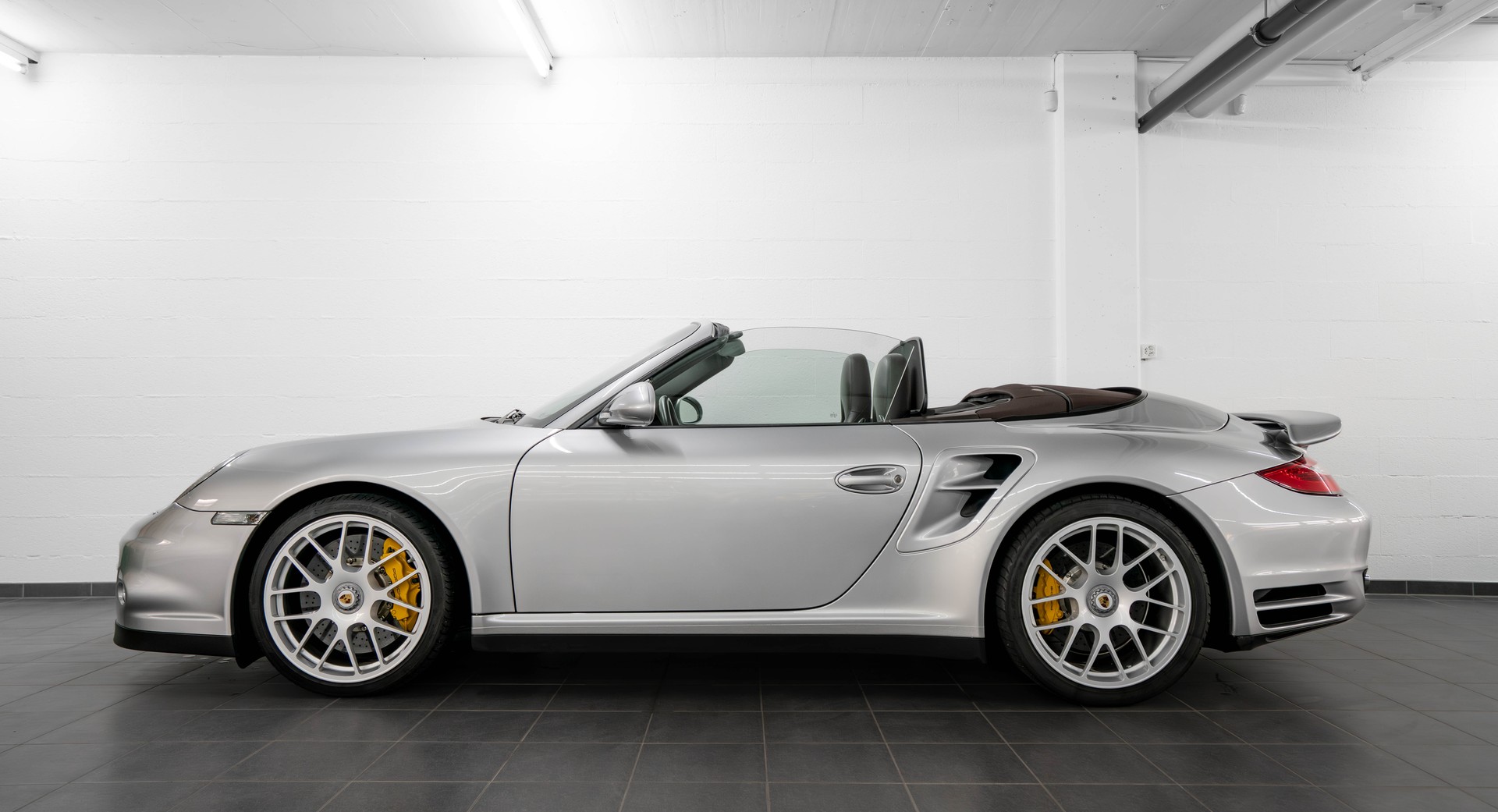 PORSCHE 911 Cabrio Turbo S PDK-showroom-element-3