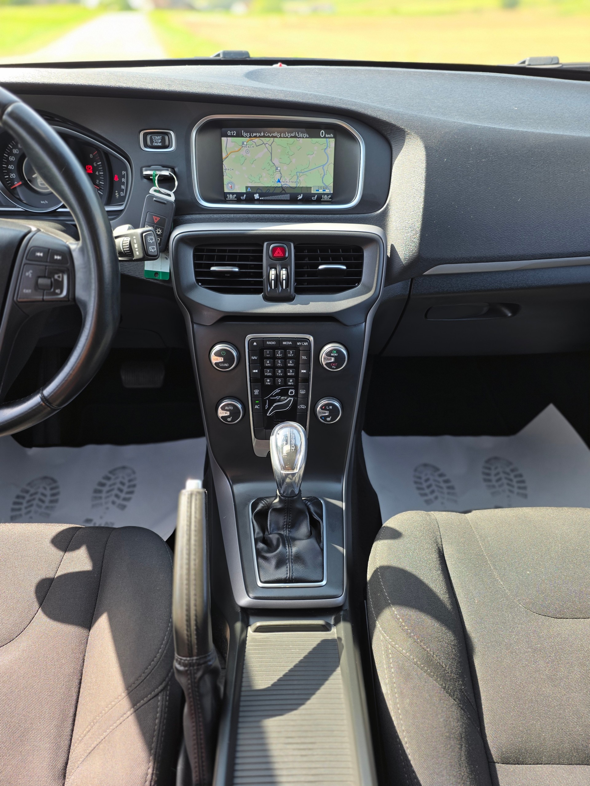 VOLVO V40 T4 Summum Powershift-image-11