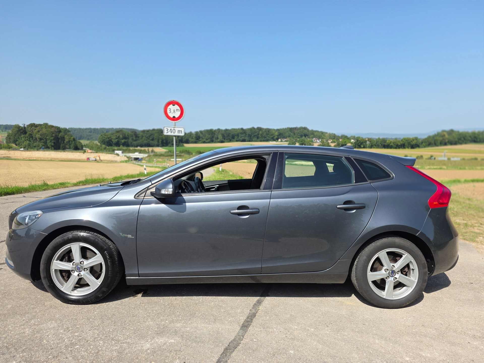 VOLVO V40 T4 Summum Powershift-image-7