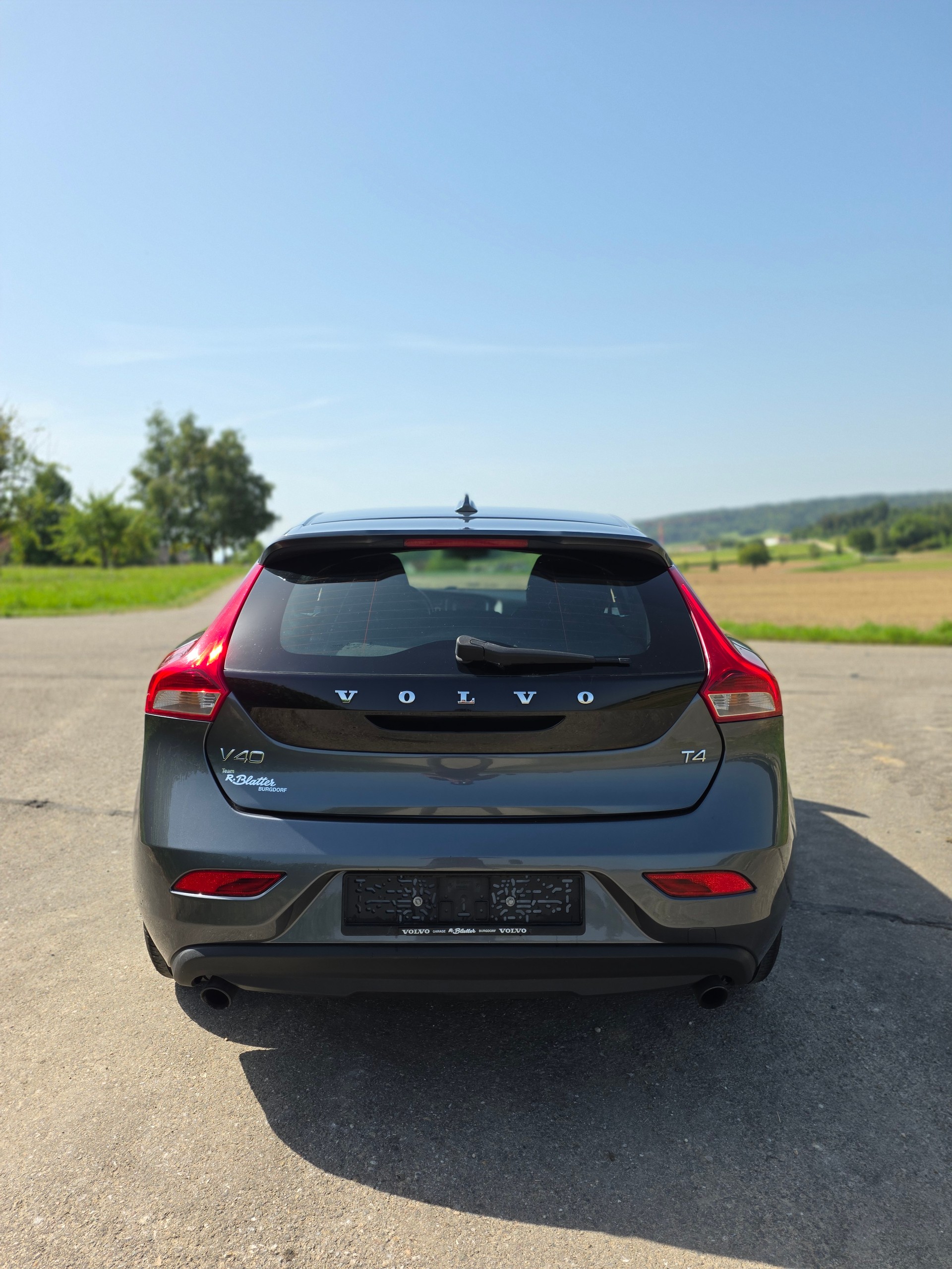 VOLVO V40 T4 Summum Powershift-image-4