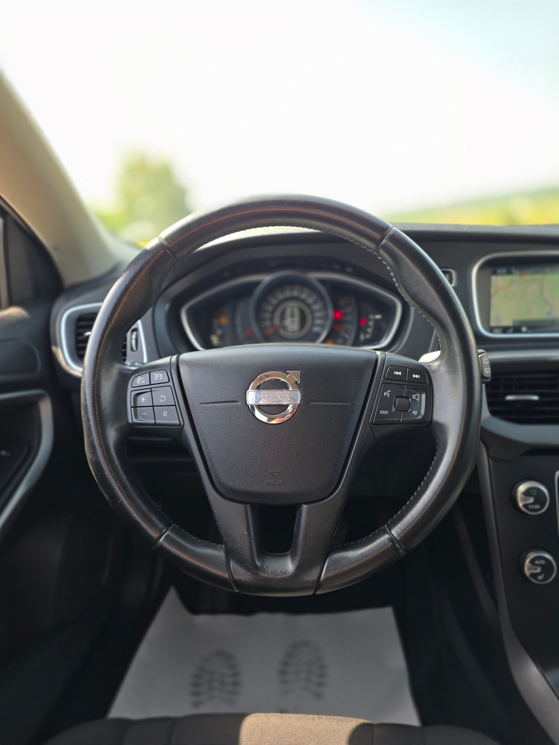 VOLVO V40 T4 Summum Powershift-image-12