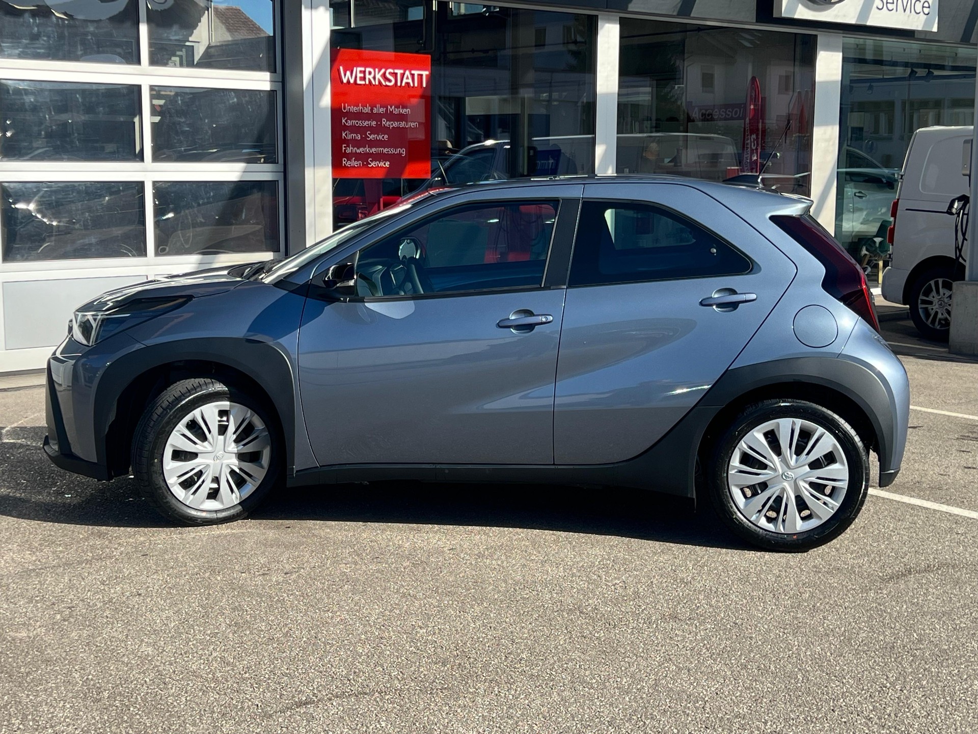 TOYOTA Aygo X 1.5 VVT-i HSD Comfort-image-4