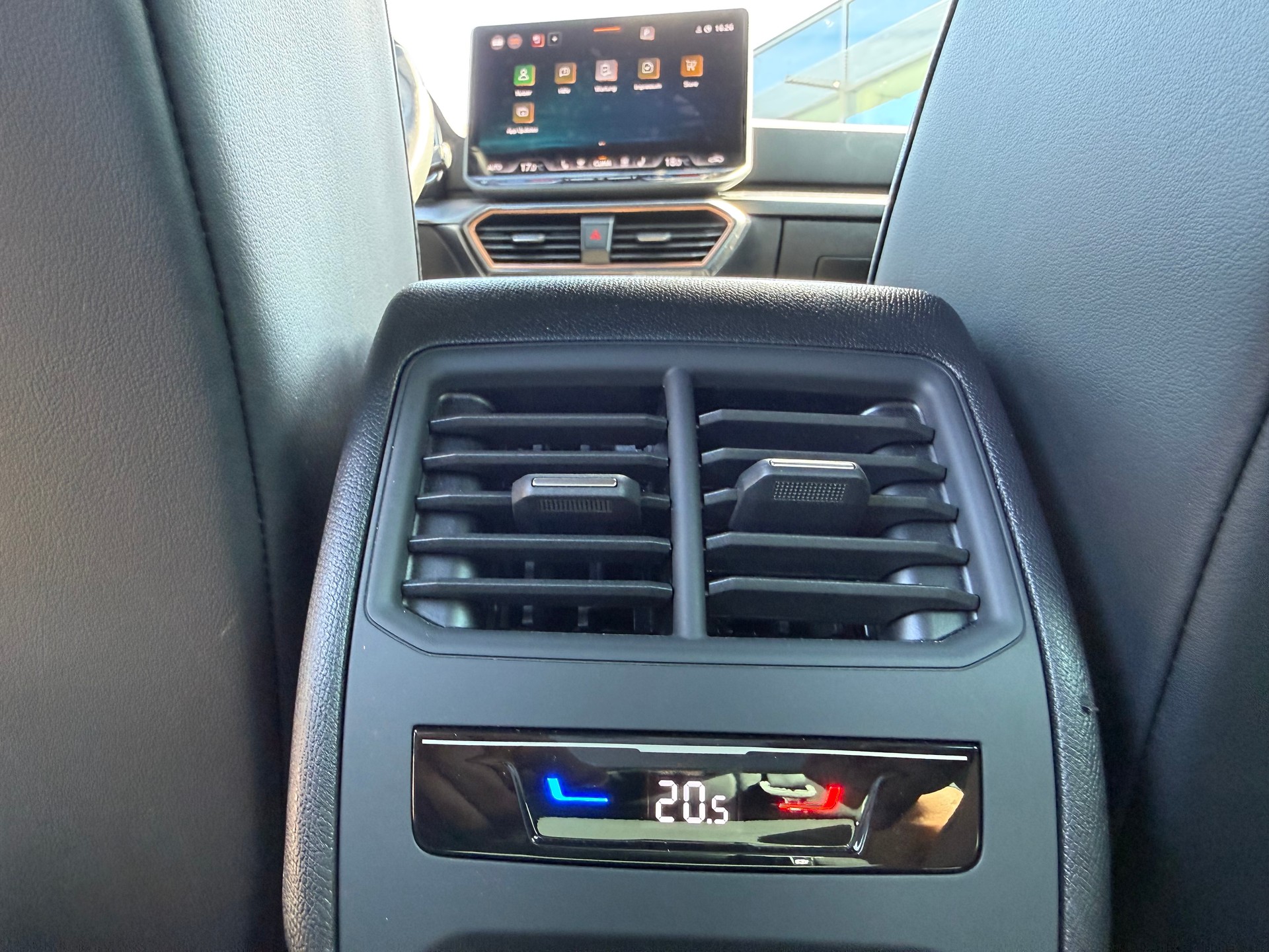 CUPRA LEON ST 1.5 eTSI DSG-image-25